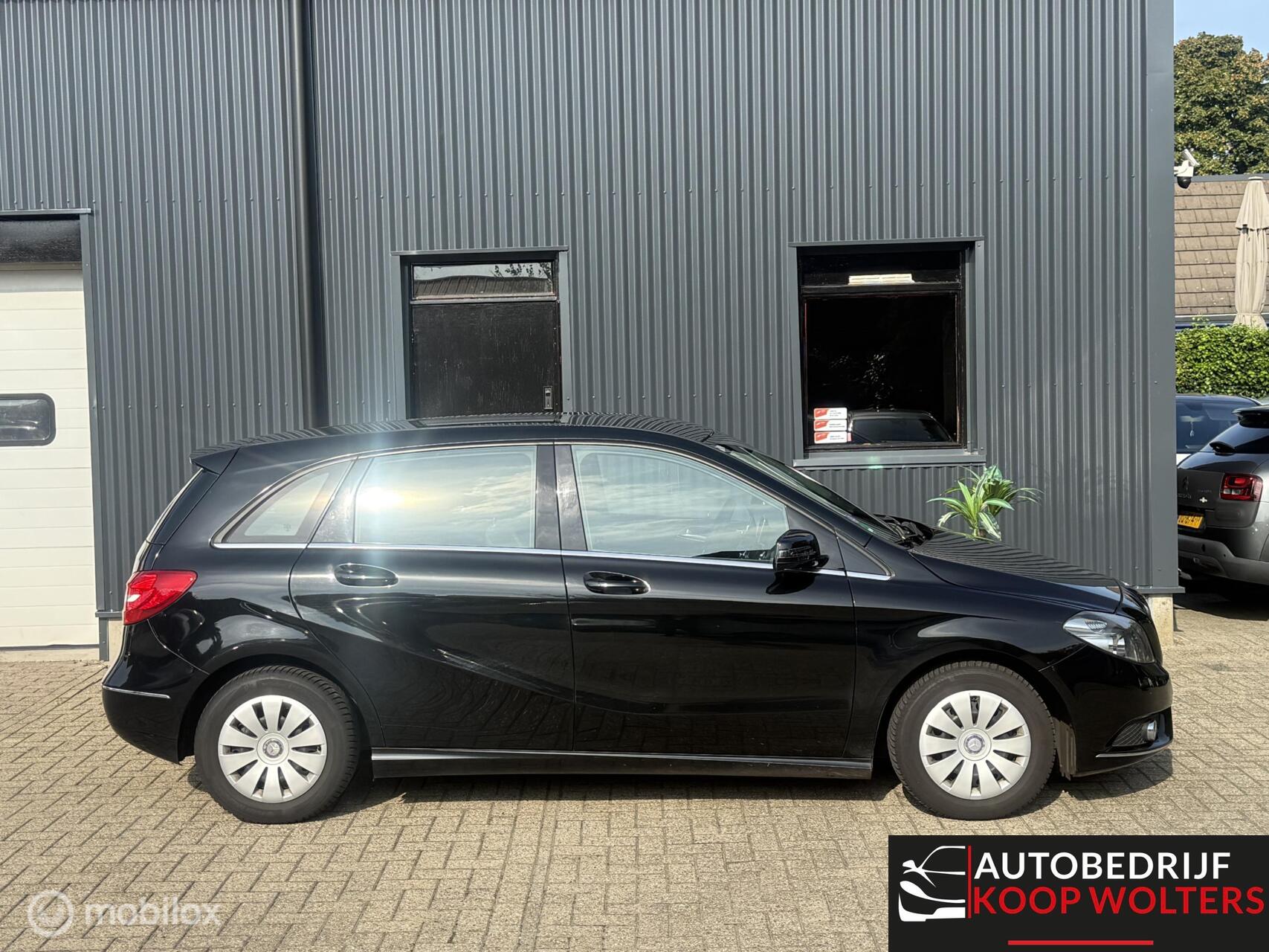 Foto van Mercedes-Benz B 180