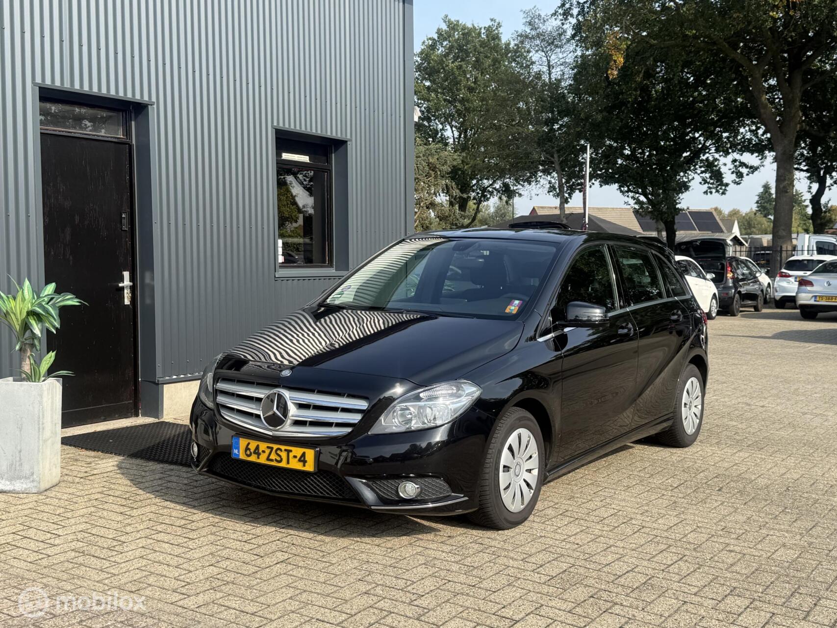 Foto van Mercedes-Benz B 180