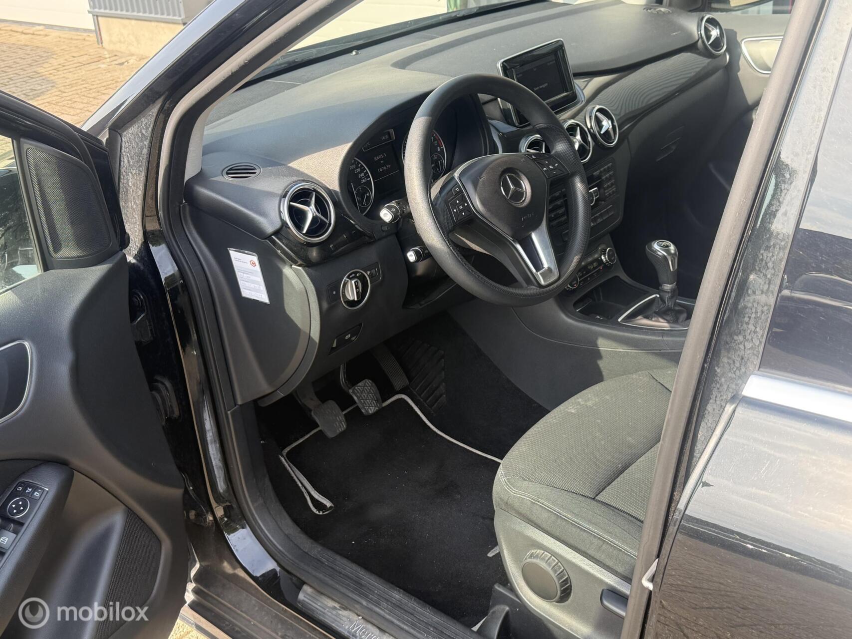 Foto van Mercedes-Benz B 180