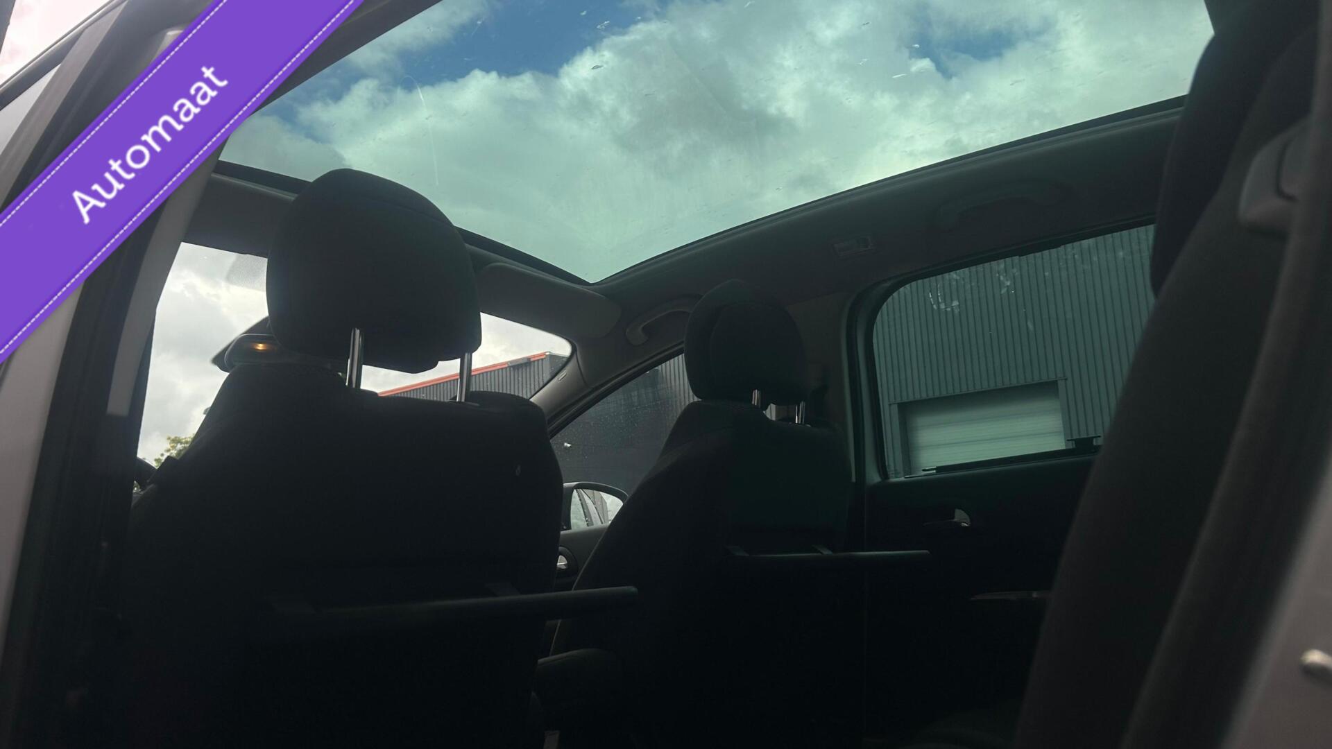 Foto van Peugeot 5008