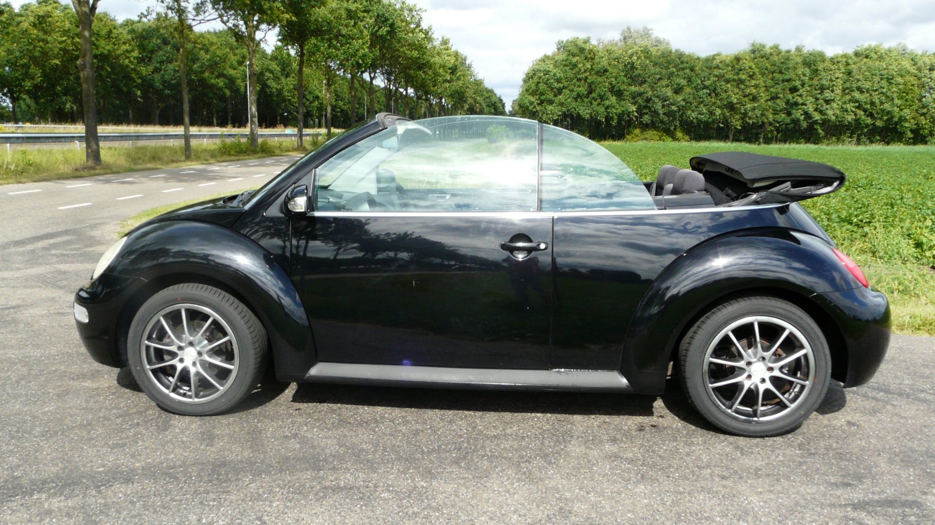 Foto van Volkswagen New Beetle Cabriolet