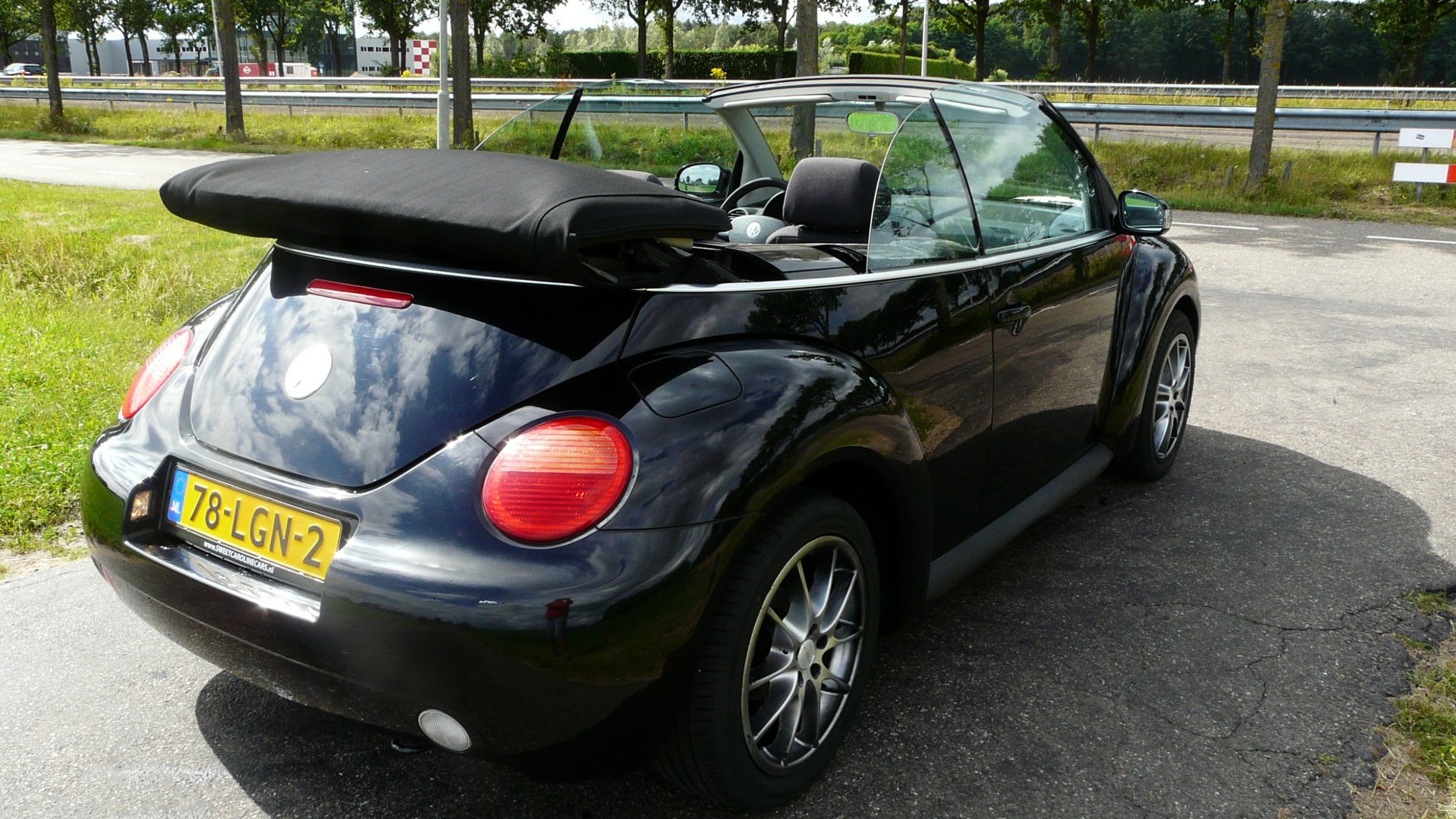 Foto van Volkswagen New Beetle Cabriolet