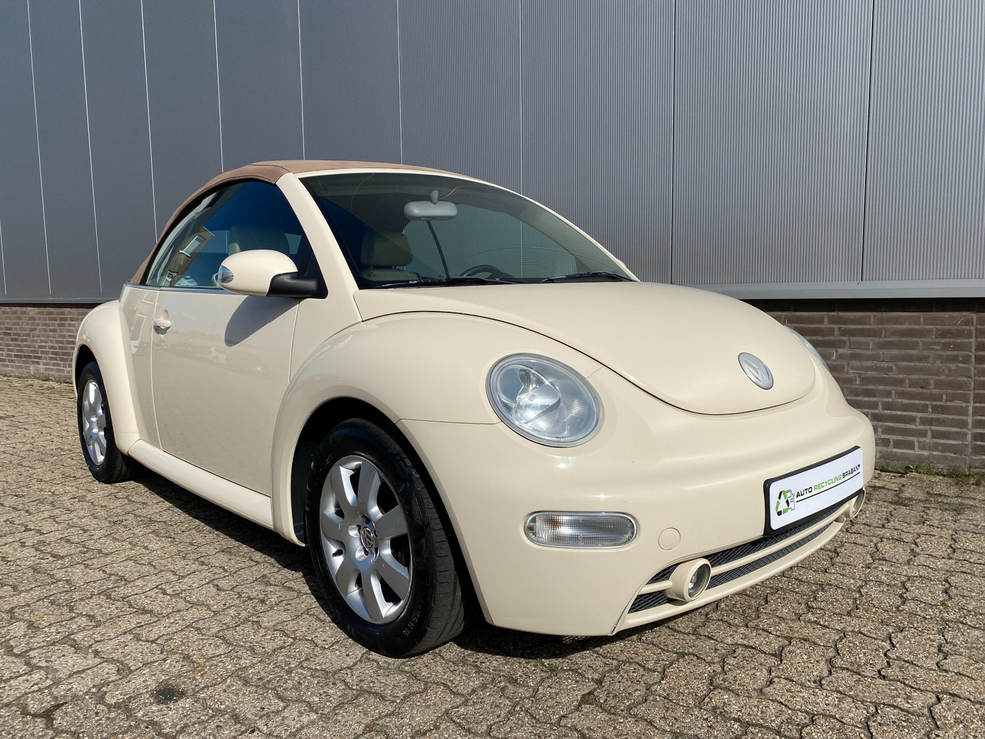 Foto van Volkswagen New Beetle Cabriolet