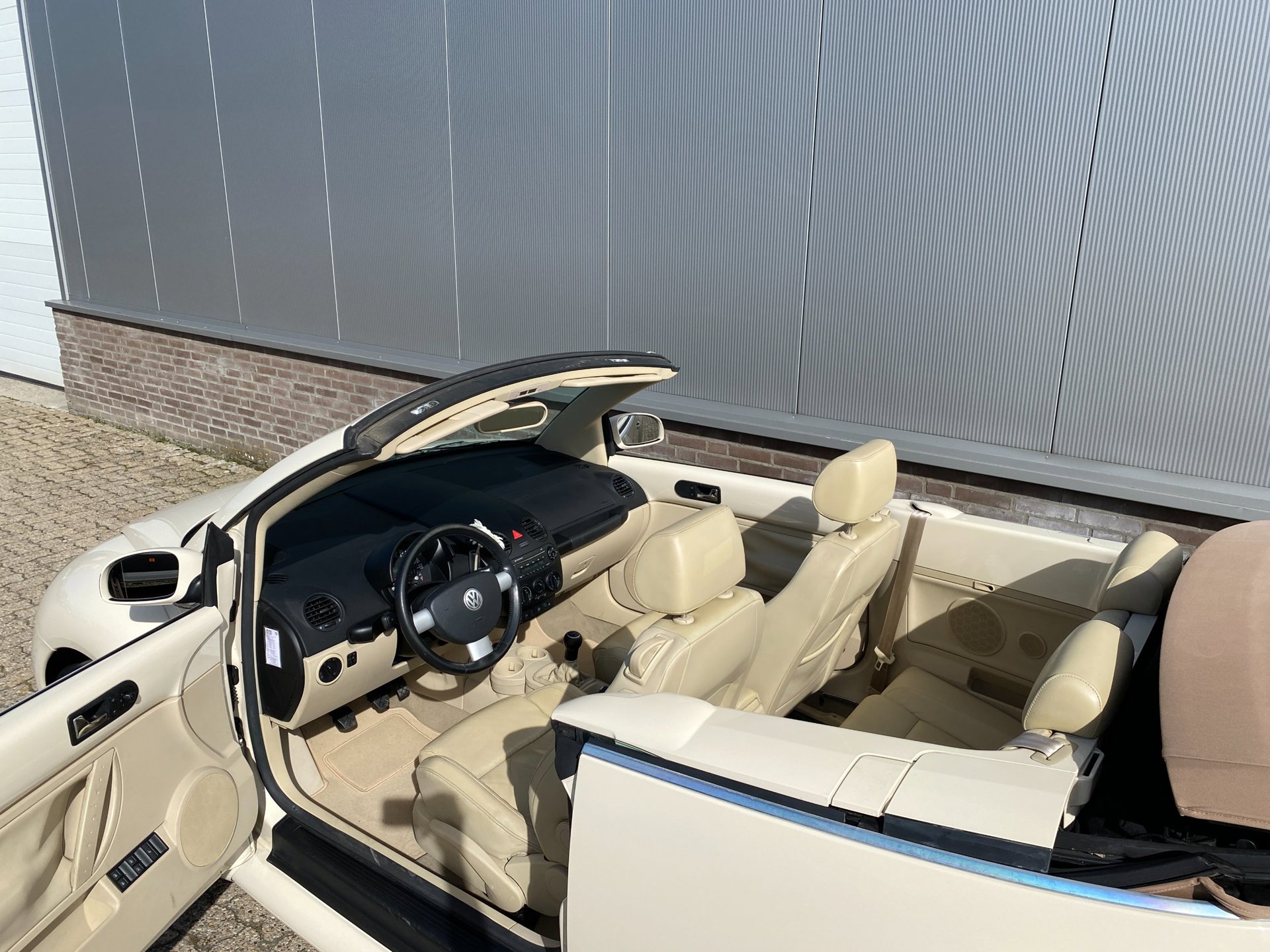 Foto van Volkswagen New Beetle Cabriolet