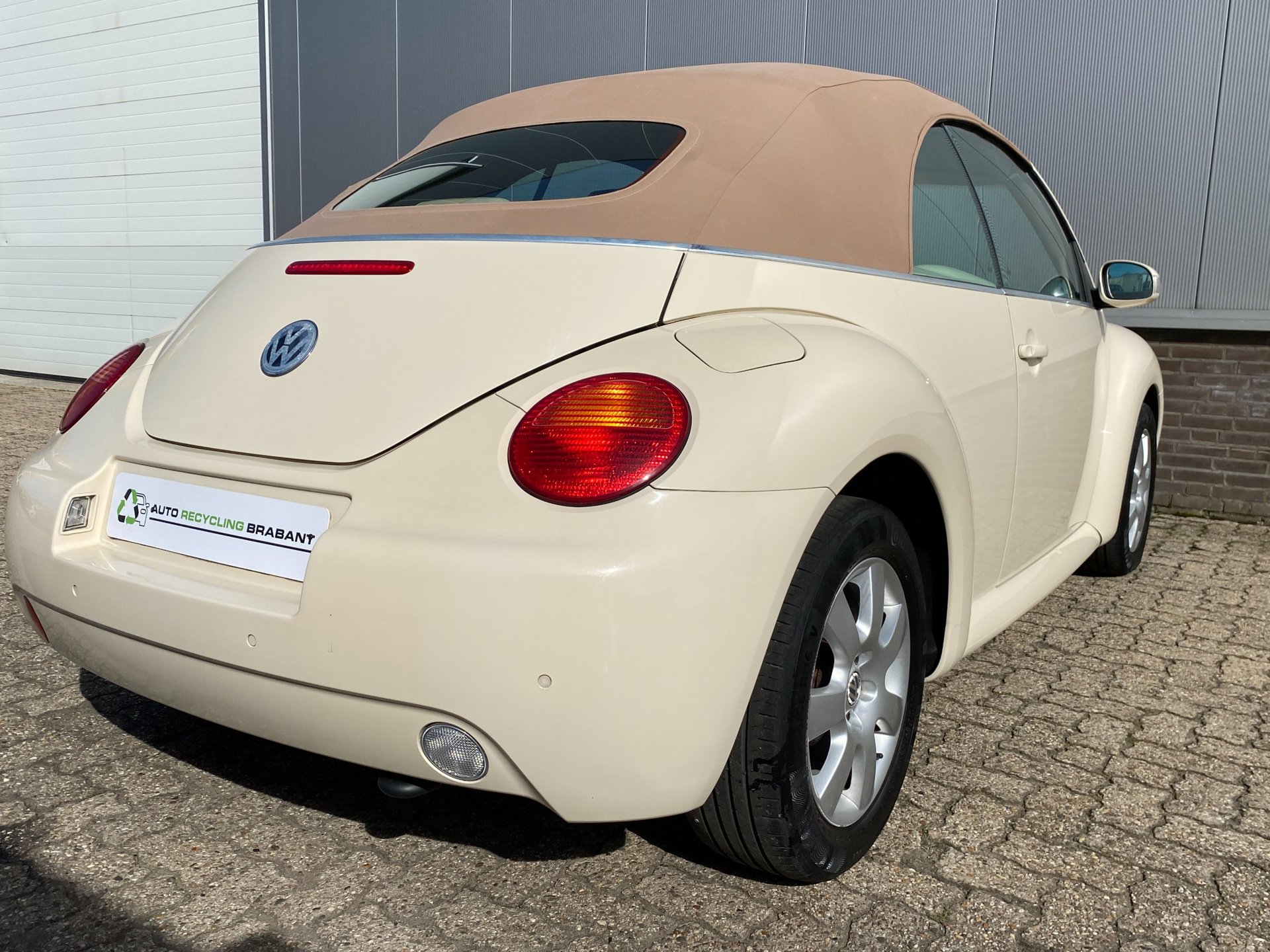 Foto van Volkswagen New Beetle Cabriolet