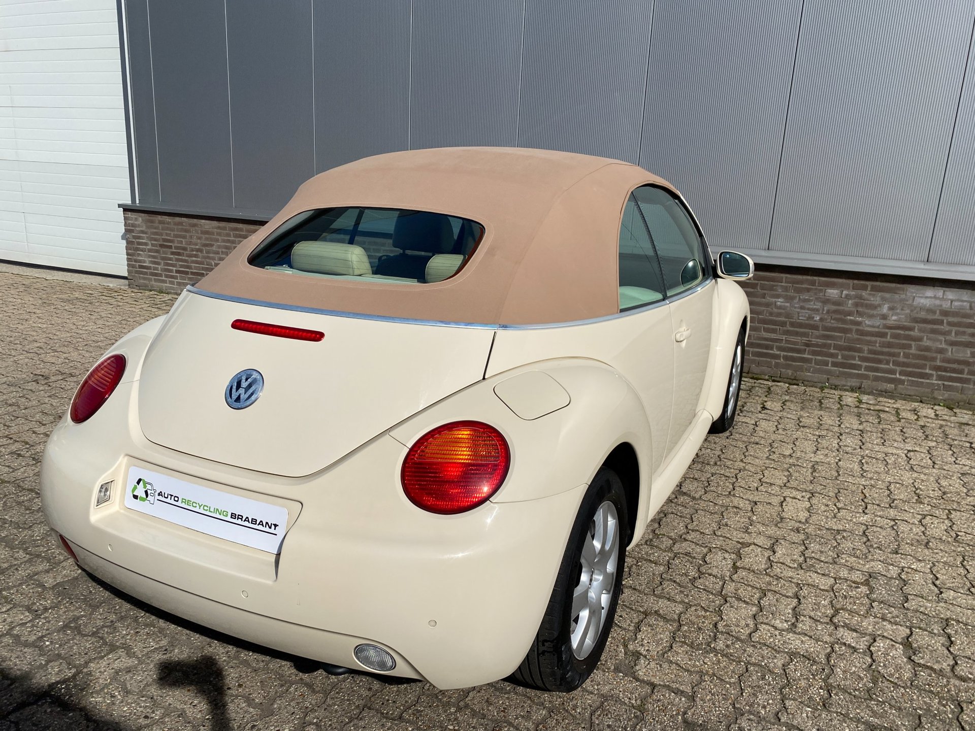 Foto van Volkswagen New Beetle Cabriolet