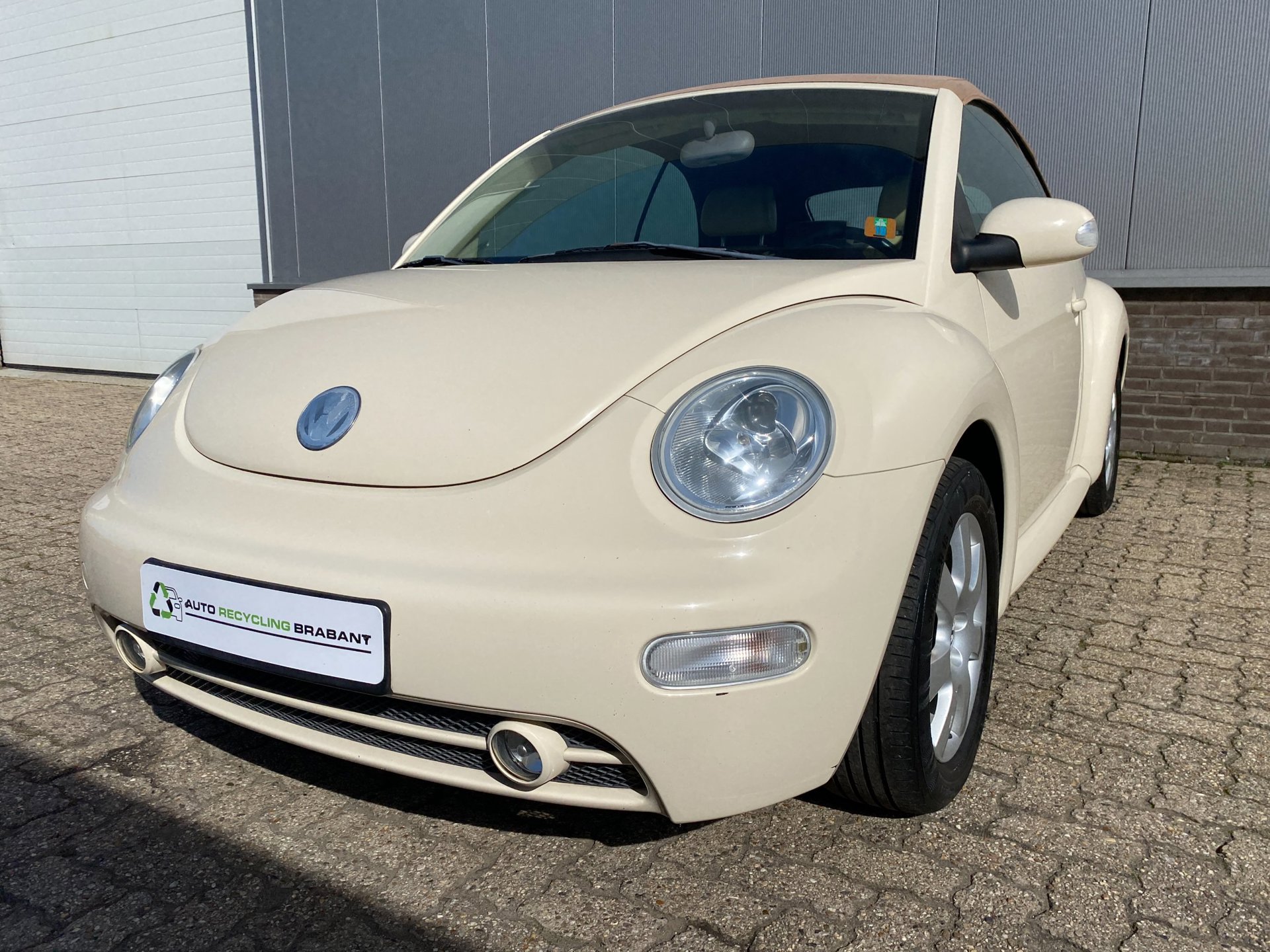 Foto van Volkswagen New Beetle Cabriolet