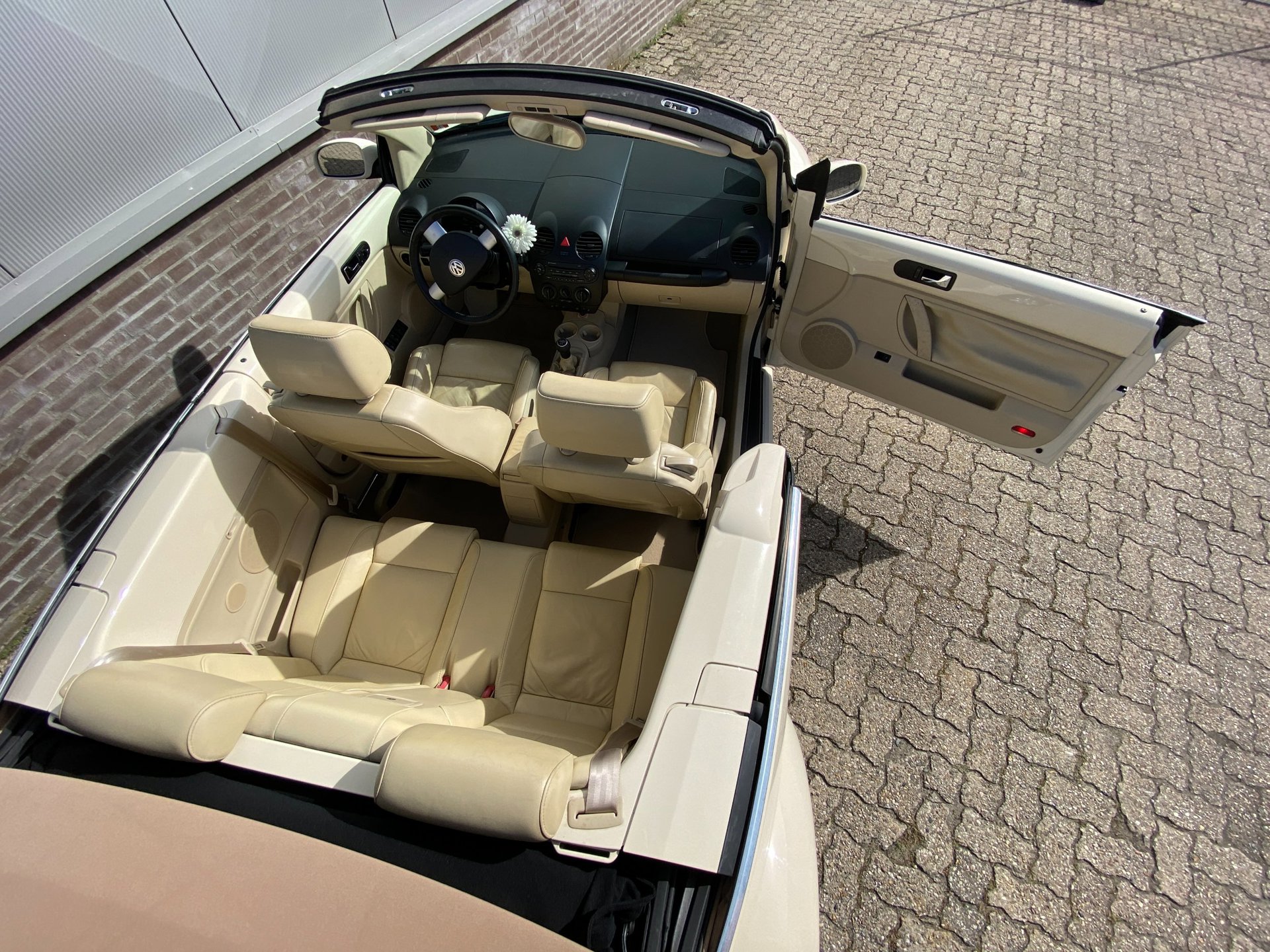Foto van Volkswagen New Beetle Cabriolet