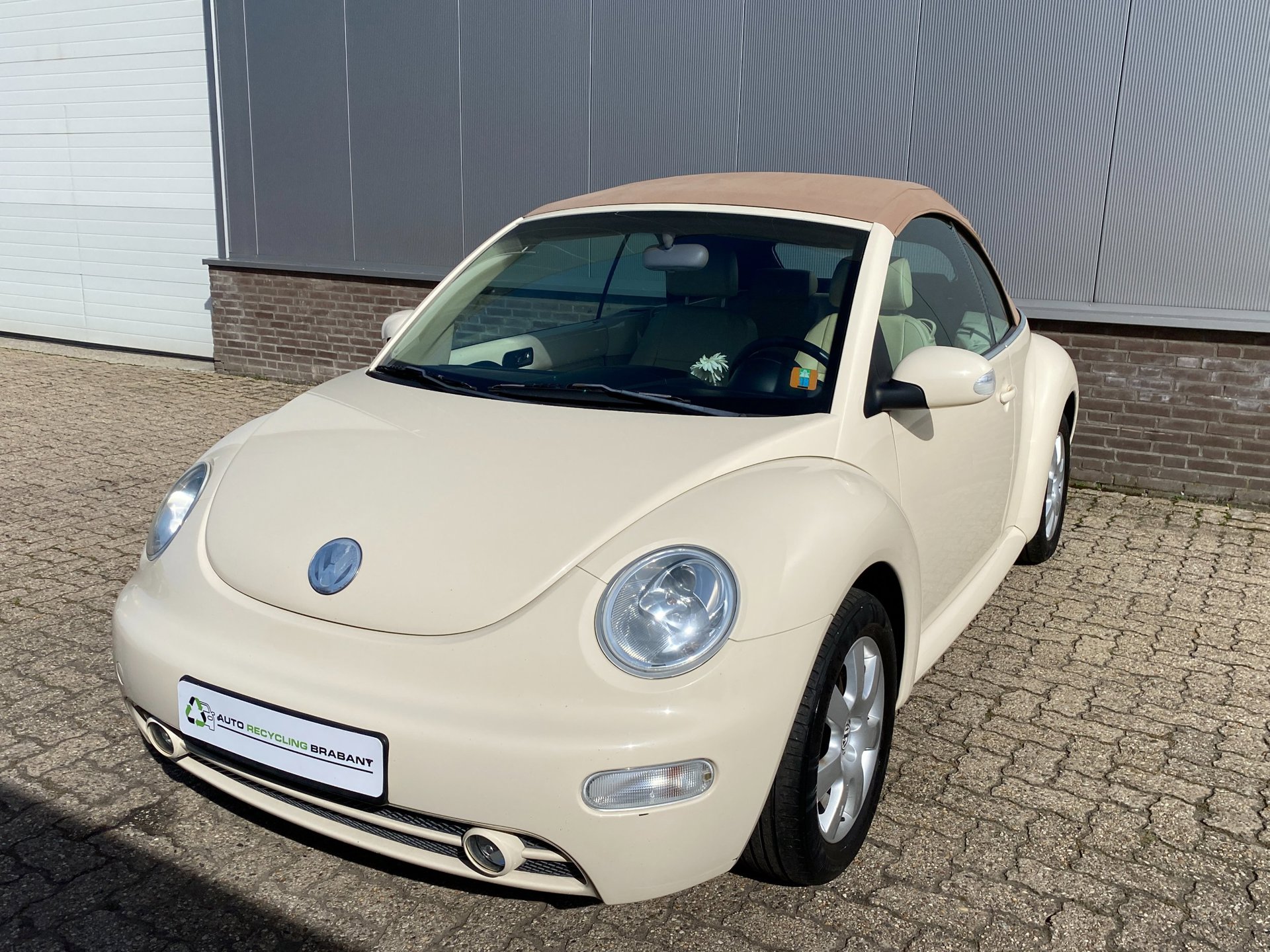 Foto van Volkswagen New Beetle Cabriolet