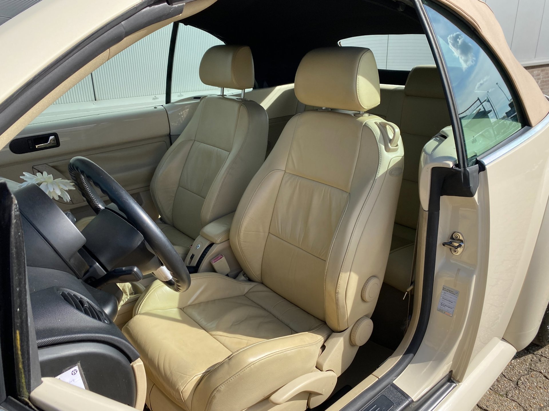 Foto van Volkswagen New Beetle Cabriolet