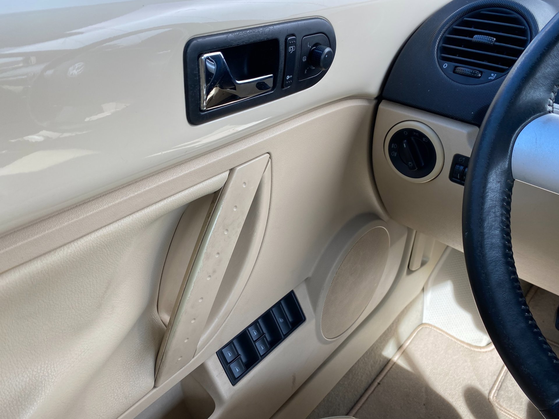 Foto van Volkswagen New Beetle Cabriolet