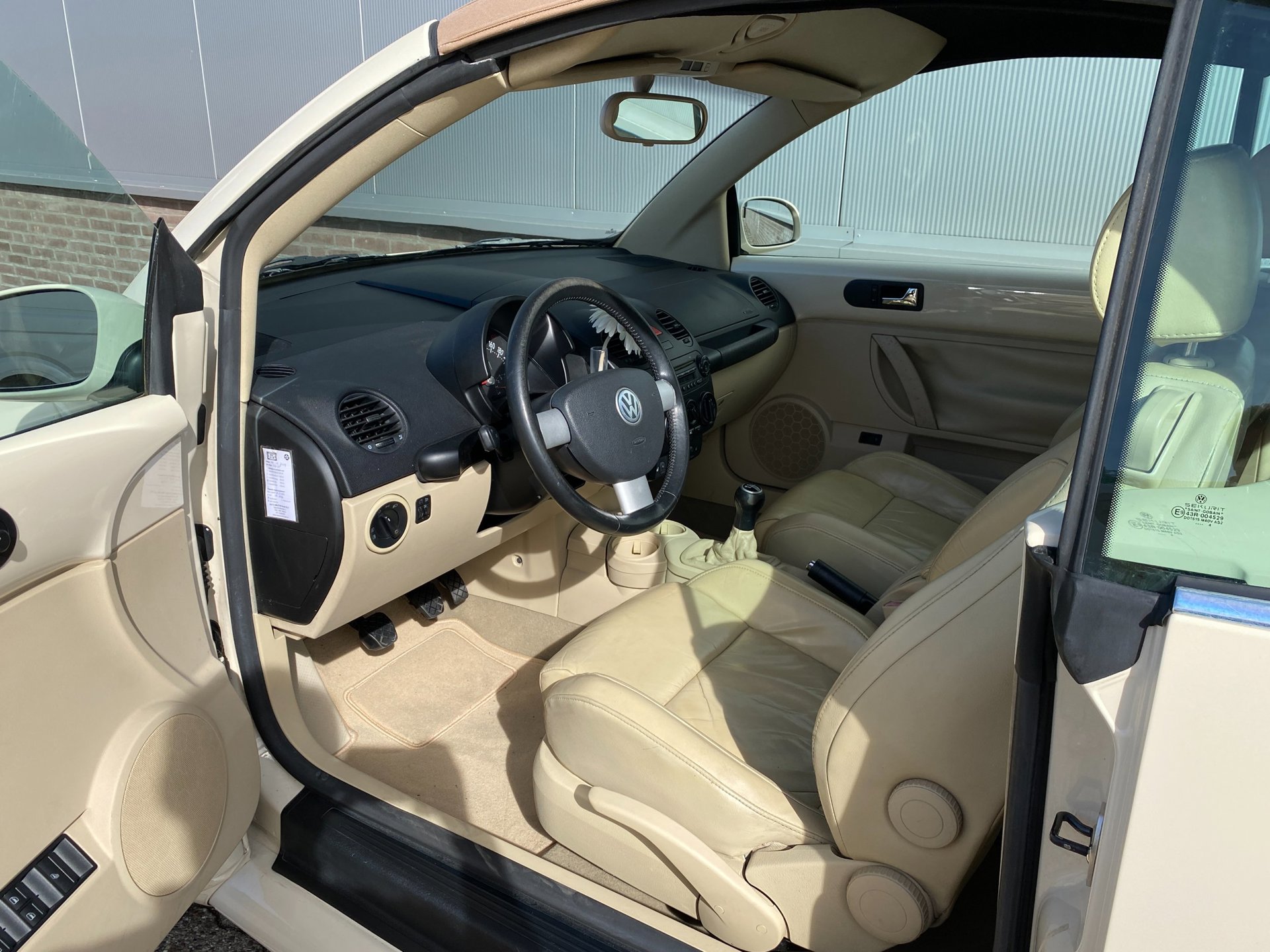 Foto van Volkswagen New Beetle Cabriolet
