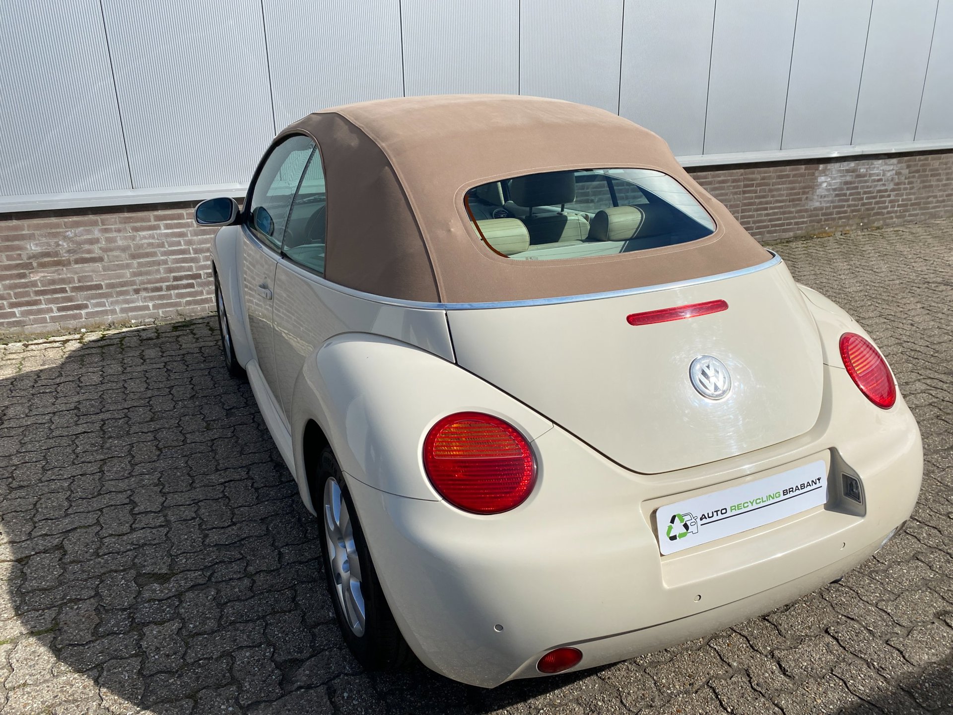 Foto van Volkswagen New Beetle Cabriolet