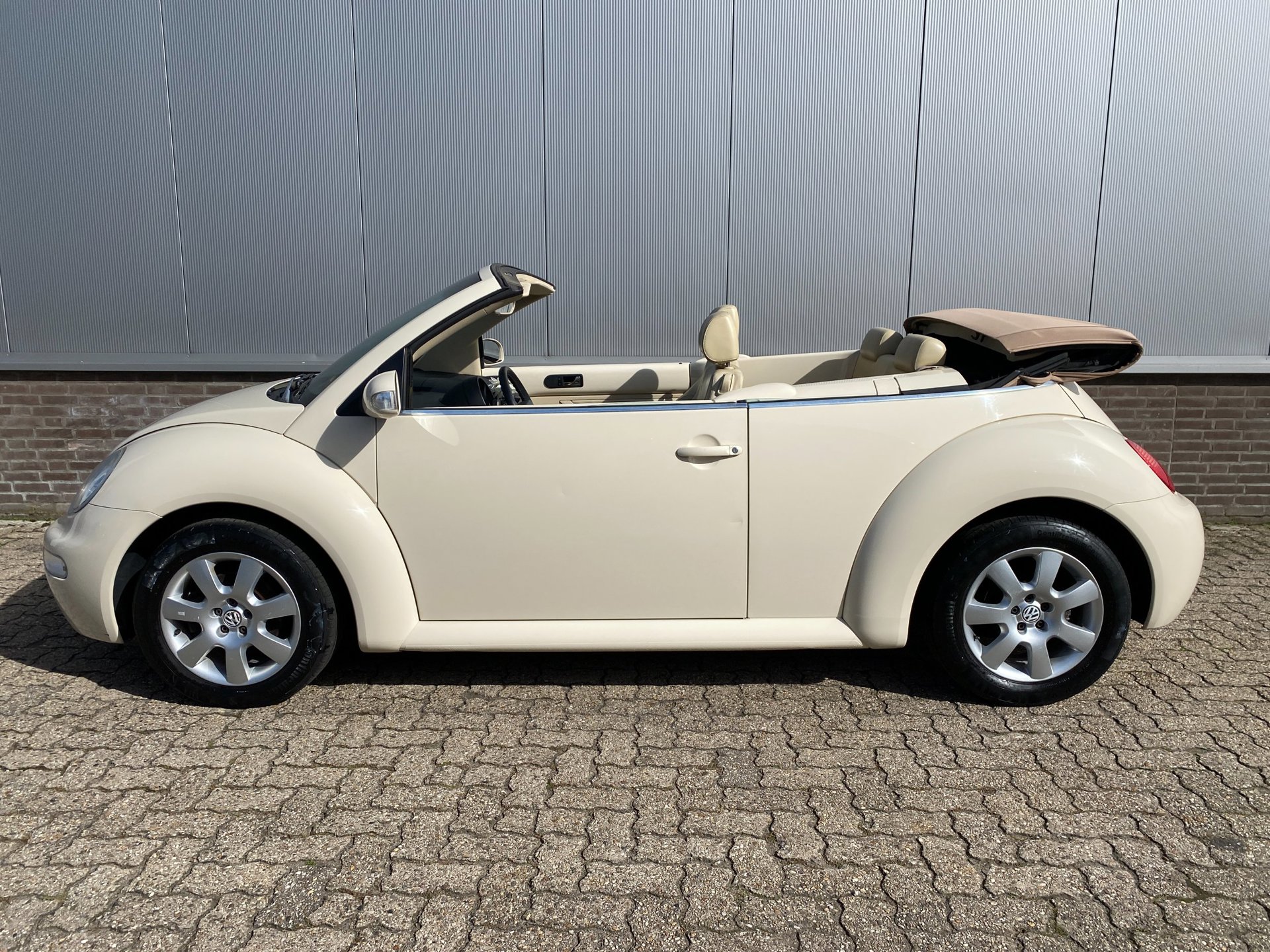 Foto van Volkswagen New Beetle Cabriolet
