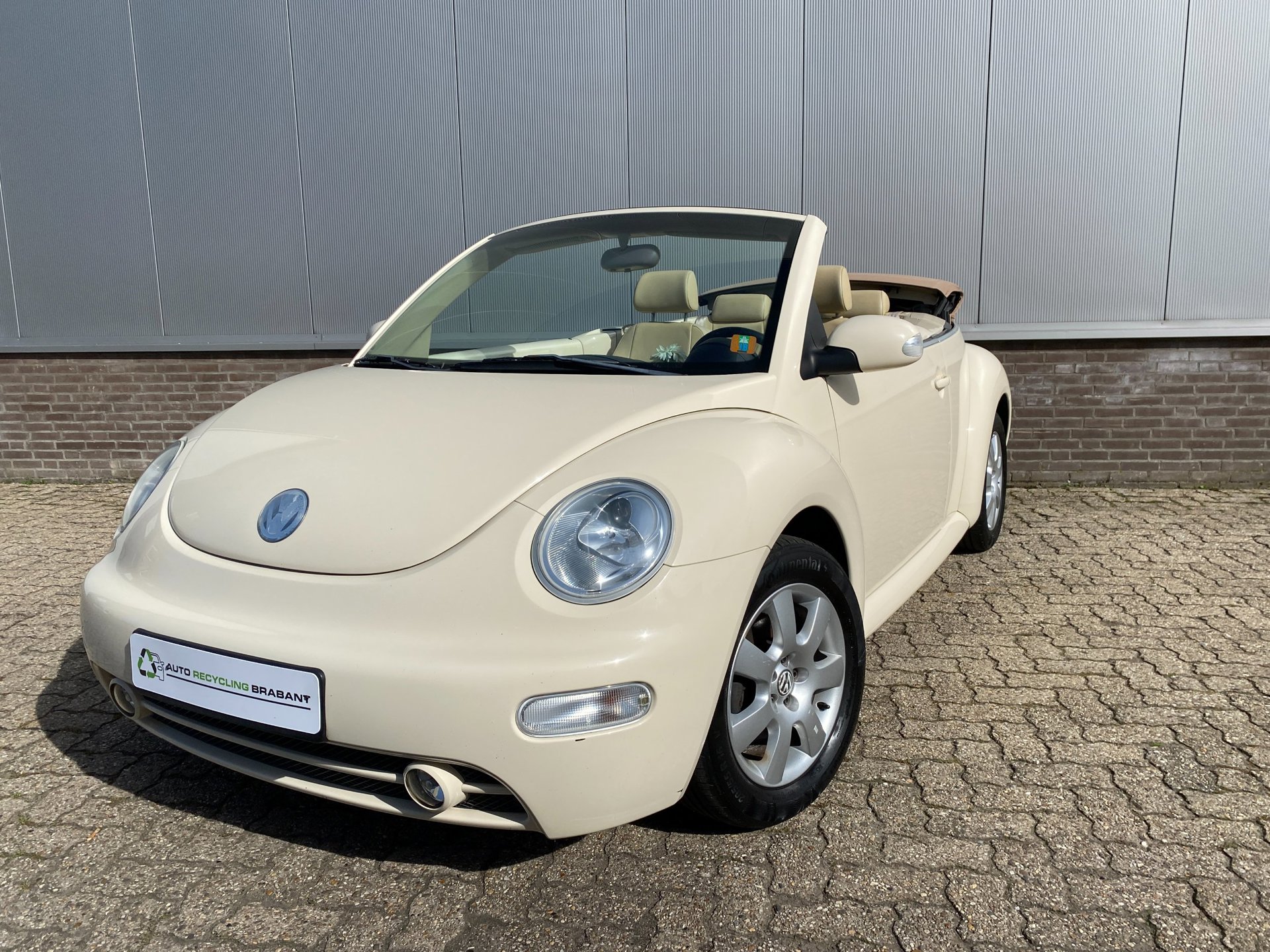 Foto van Volkswagen New Beetle Cabriolet
