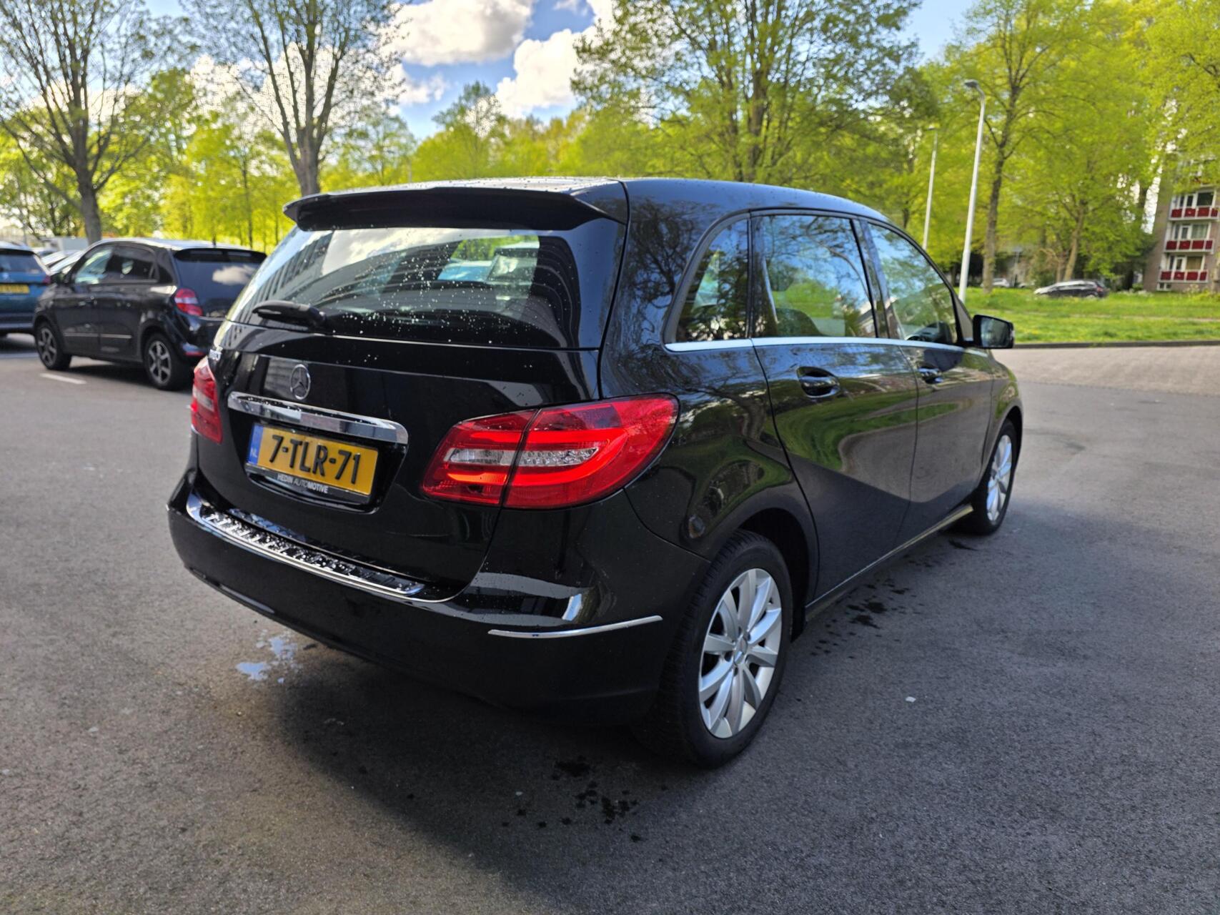 Foto van Mercedes-Benz B 180