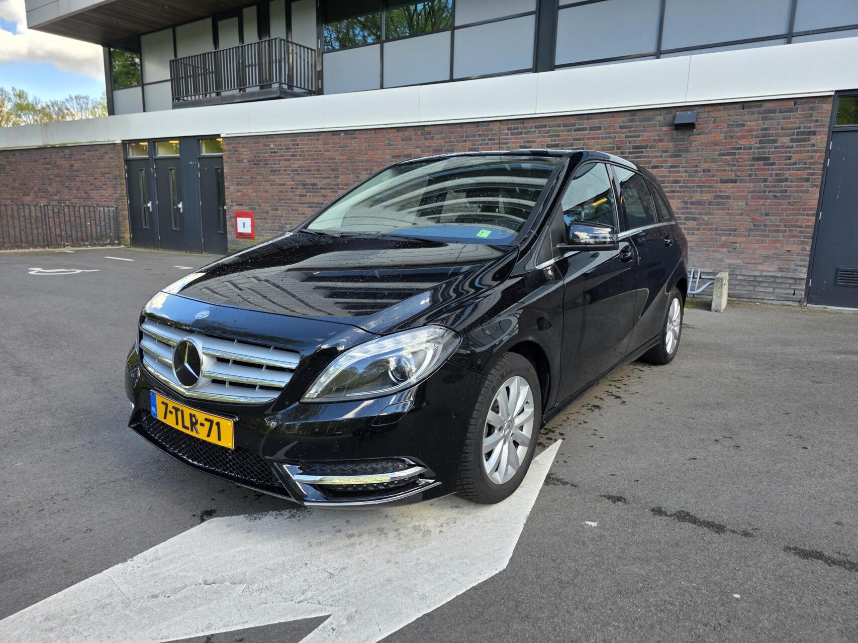 Foto van Mercedes-Benz B 180