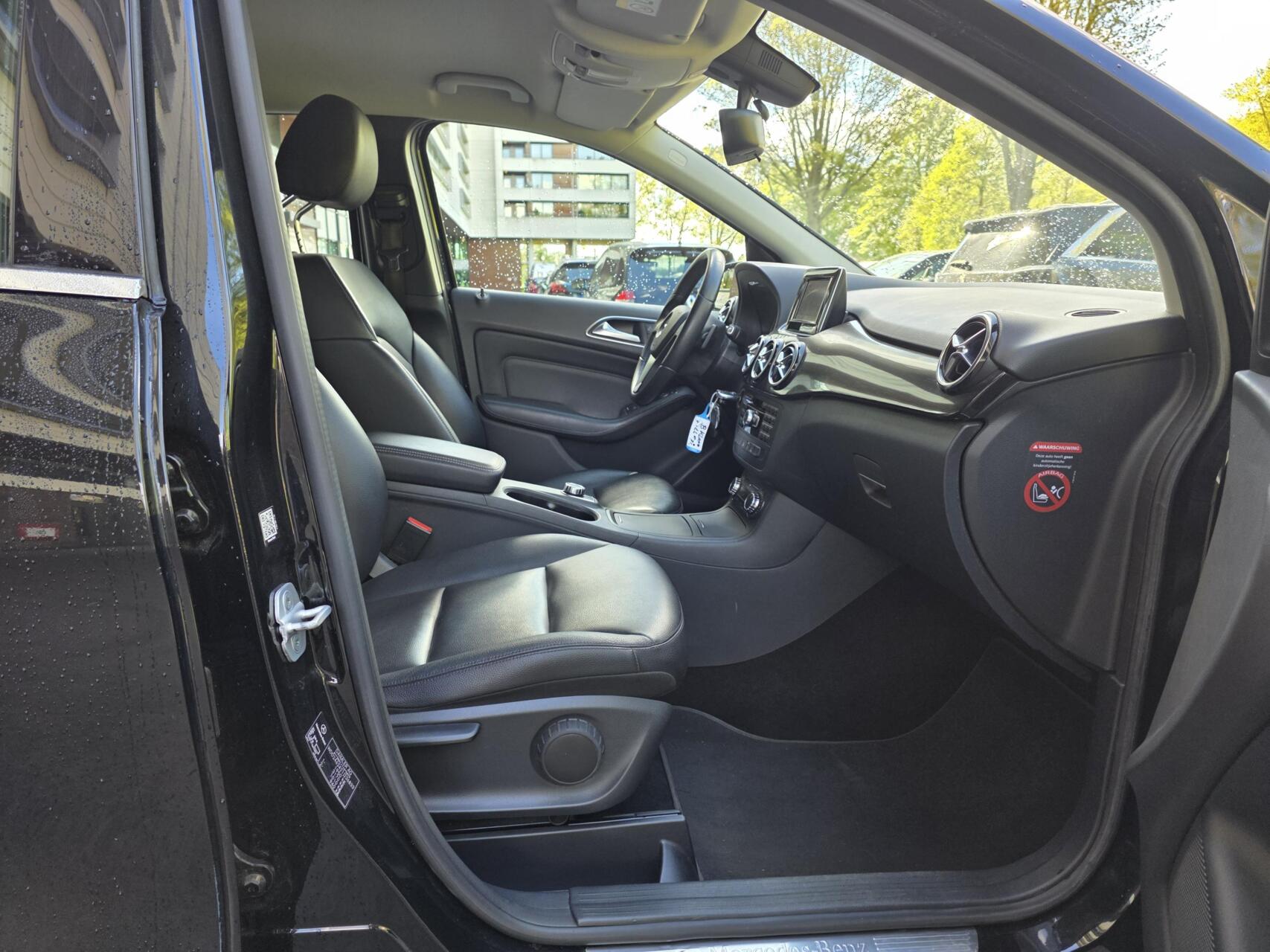 Foto van Mercedes-Benz B 180
