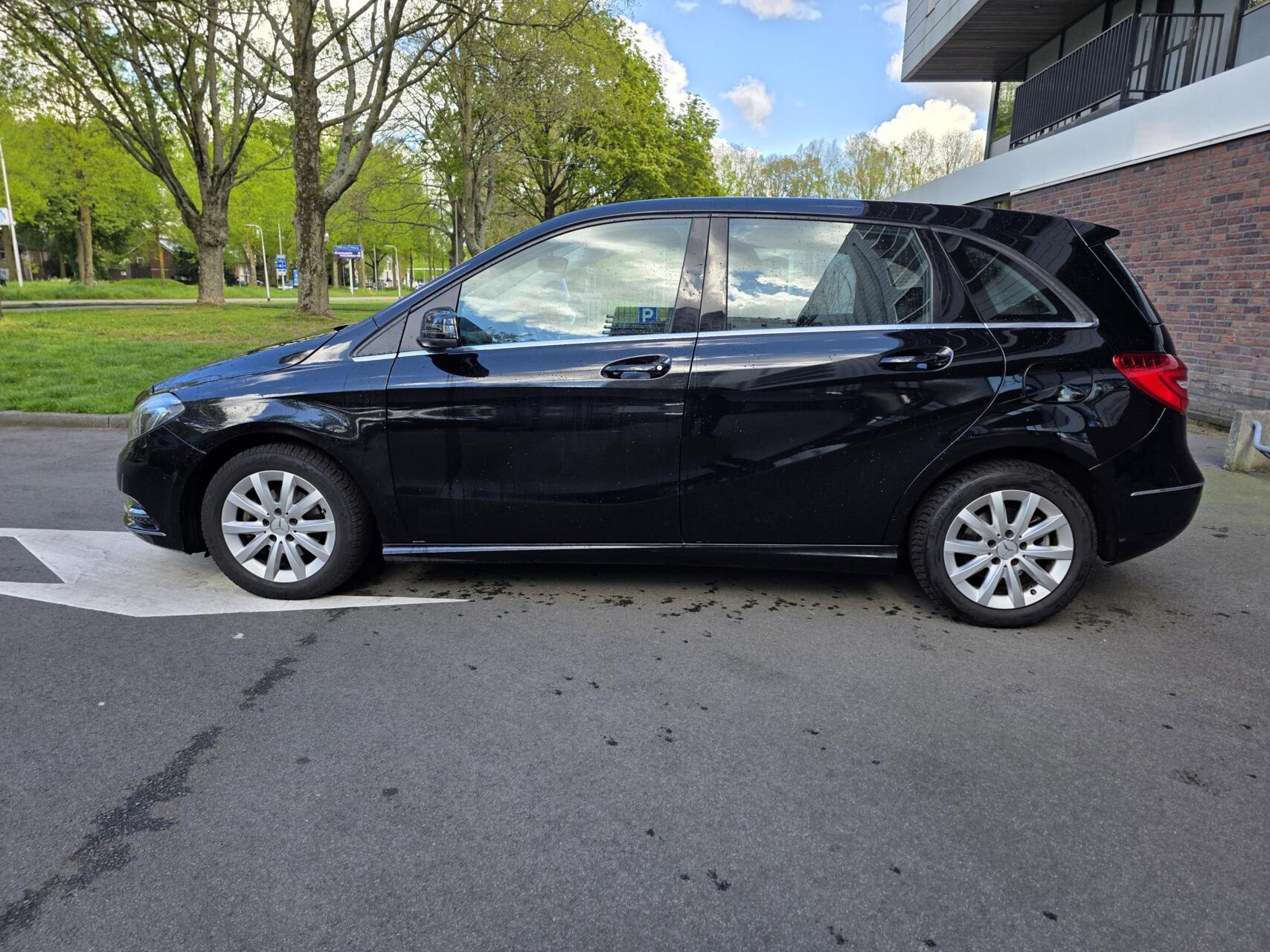 Foto van Mercedes-Benz B 180