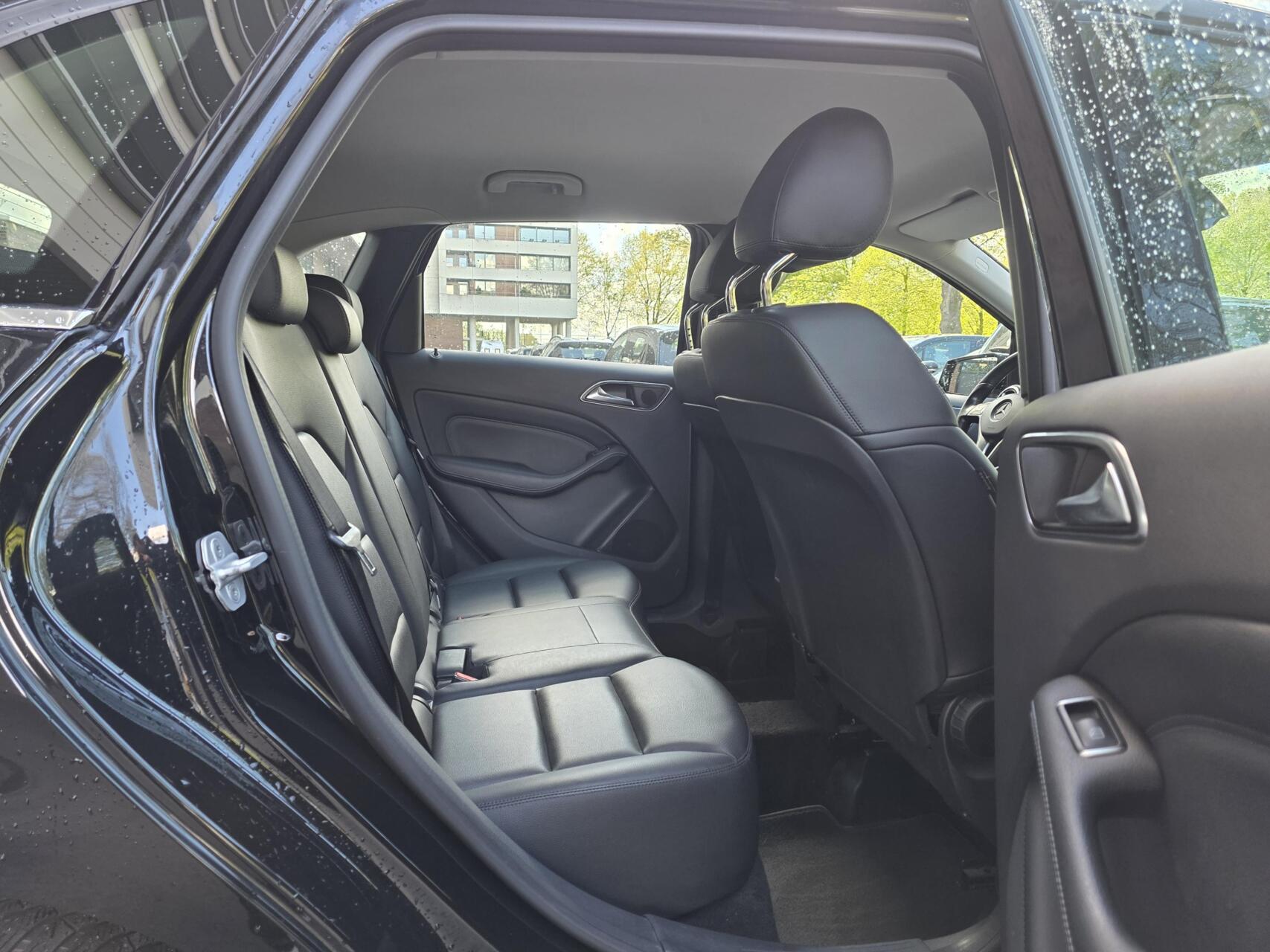 Foto van Mercedes-Benz B 180