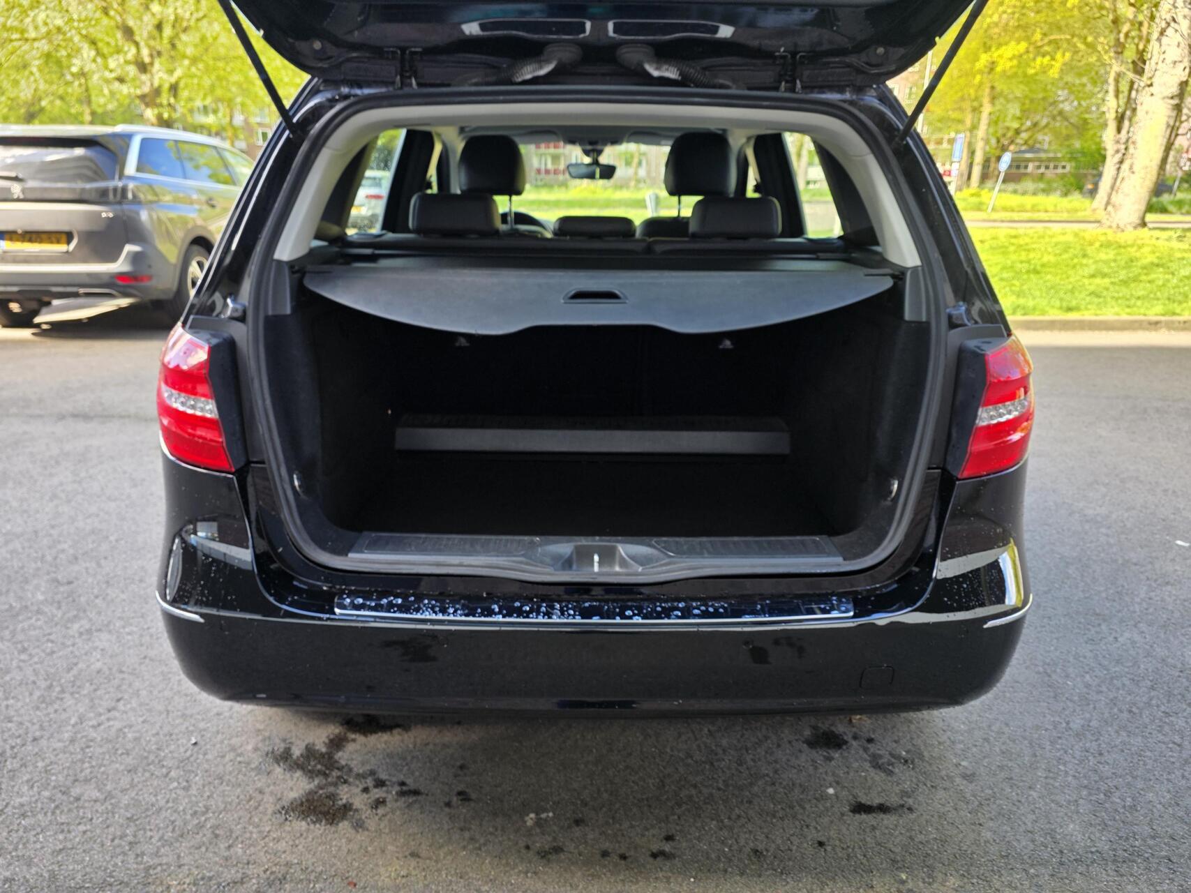 Foto van Mercedes-Benz B 180