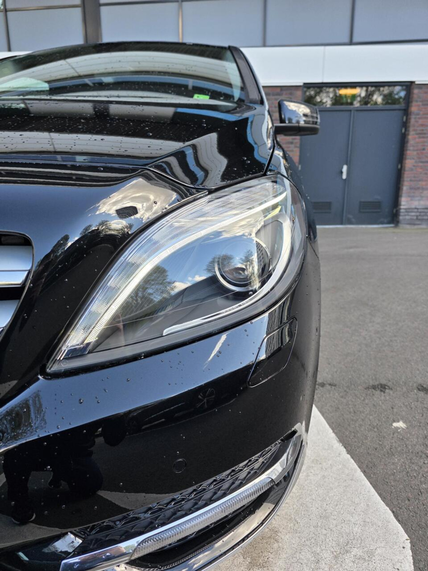 Foto van Mercedes-Benz B 180