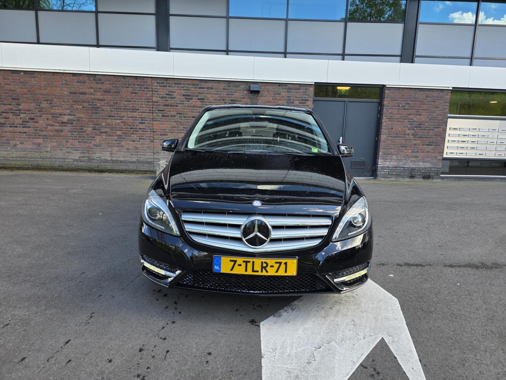 Foto van Mercedes-Benz B 180