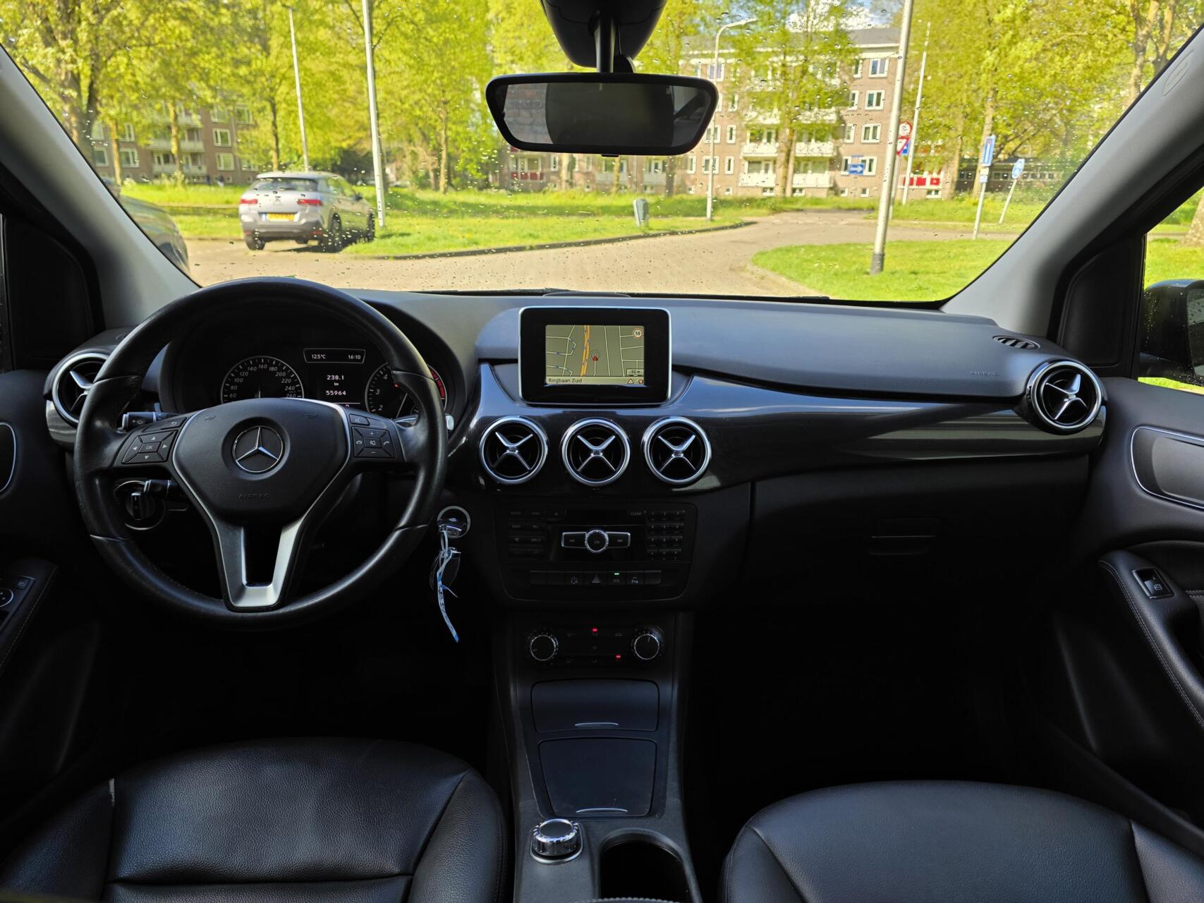 Foto van Mercedes-Benz B 180
