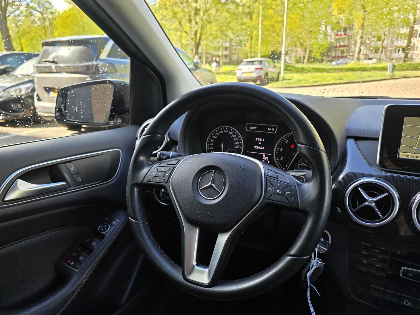 Foto van Mercedes-Benz B 180