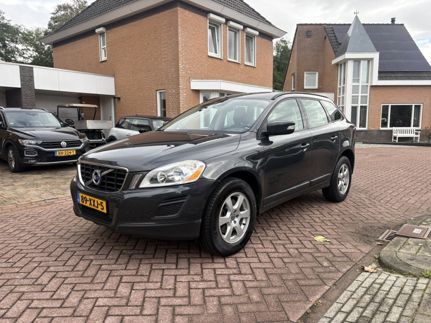 Volvo Xc60 2.0 T5 Kinetic Automaat Top onderhouden! 2012 - voorkant