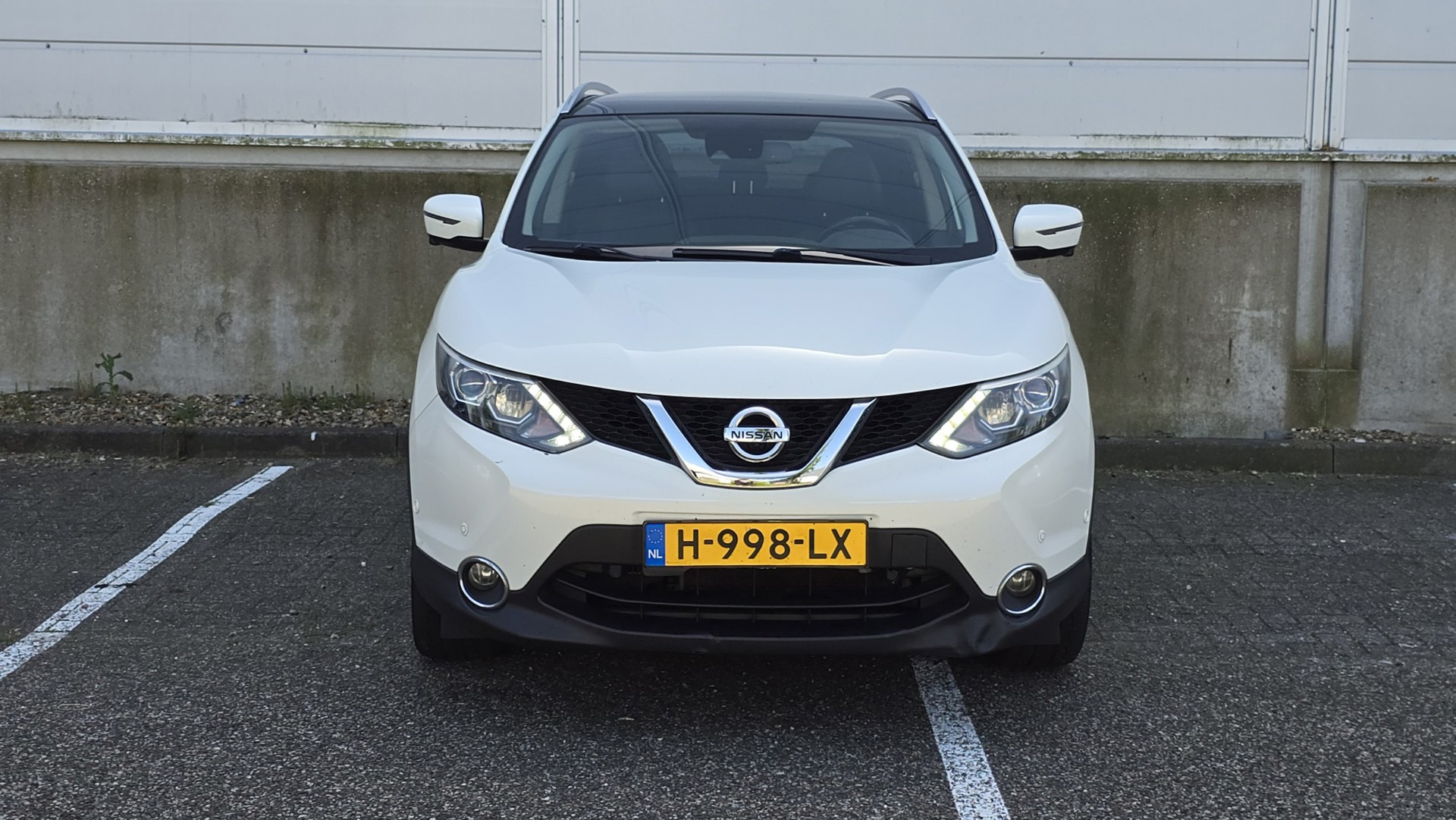 Nissan Nissan Qashqai 1.2 Connect Edition 2015 - voorkant