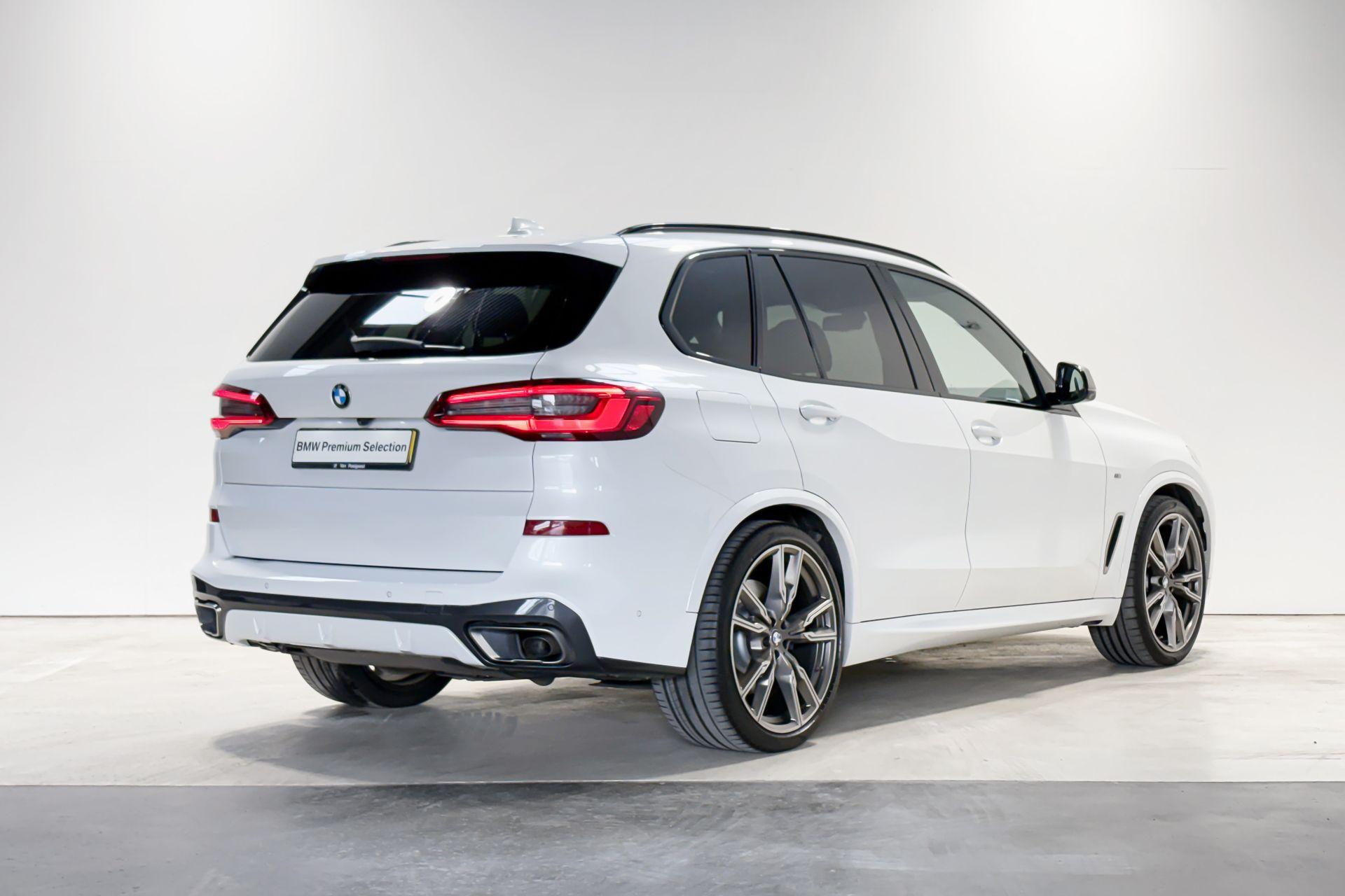 Foto van BMW X5 M50d