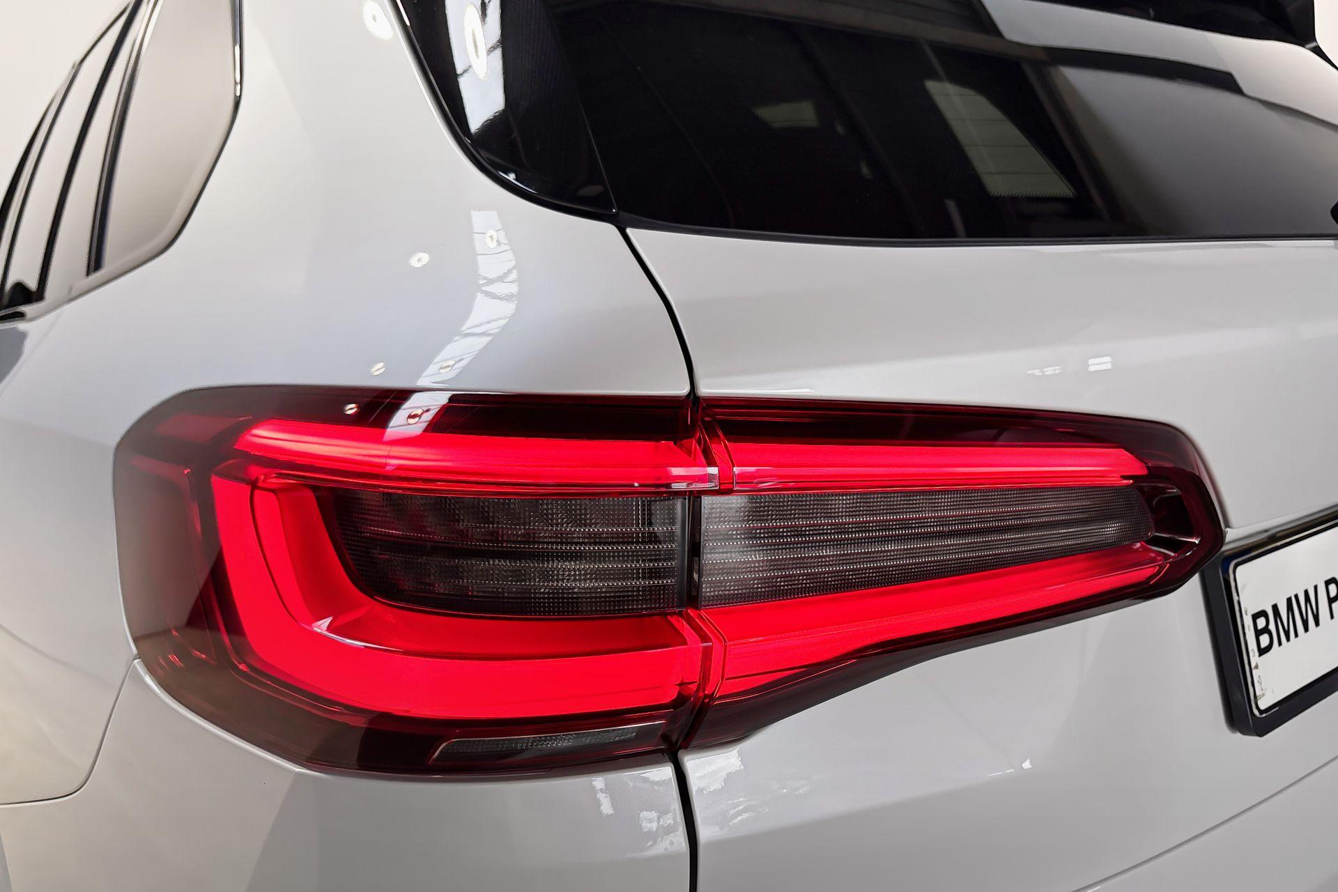 Foto van BMW X5 M50d