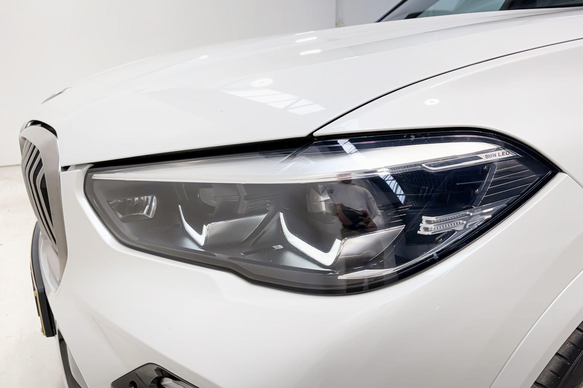 Foto van BMW X5 M50d