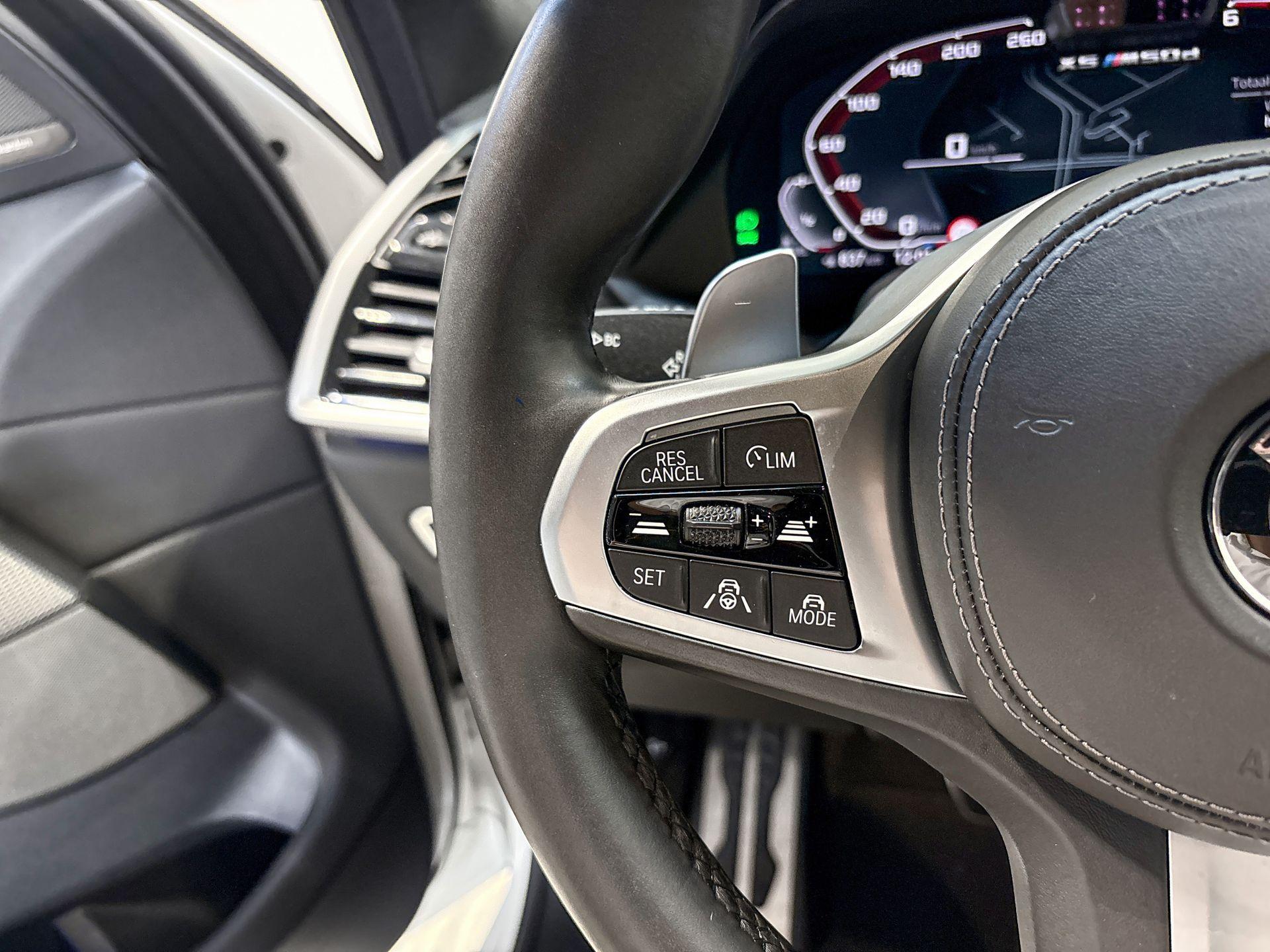 Foto van BMW X5 M50d