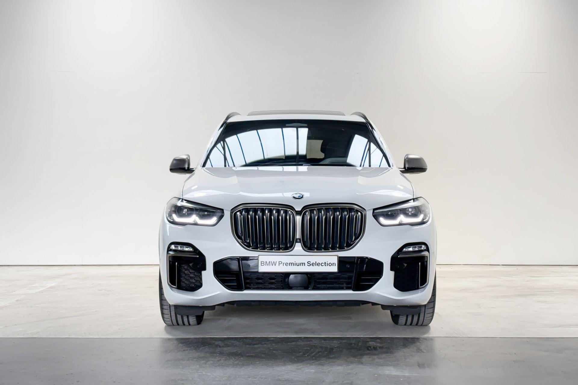 Foto van BMW X5 M50d