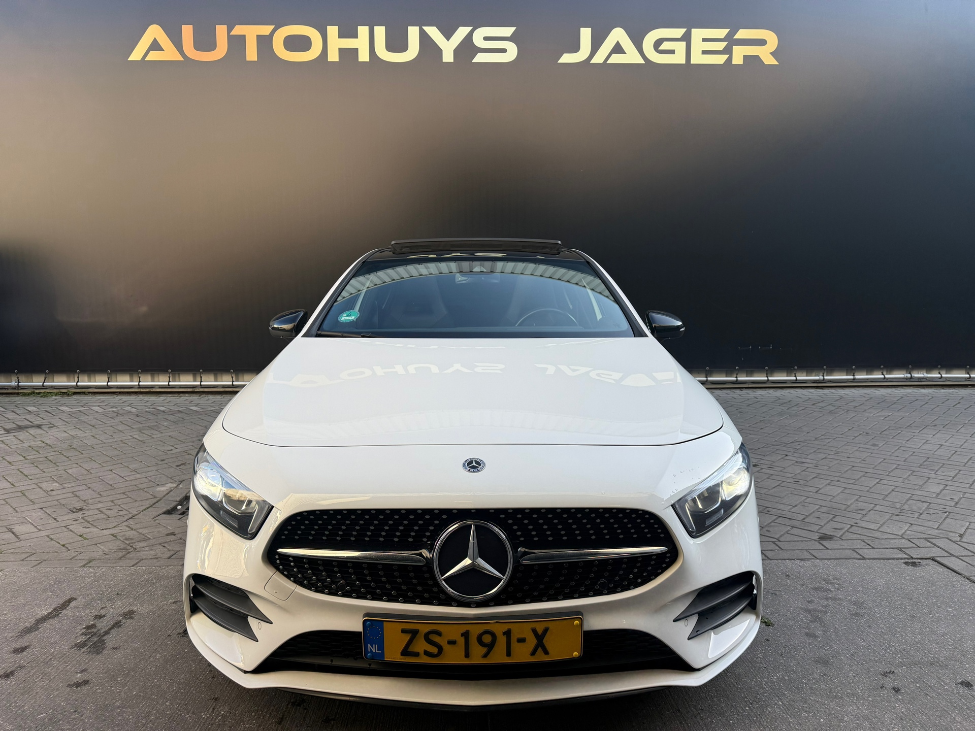 Foto van Mercedes-Benz A 180