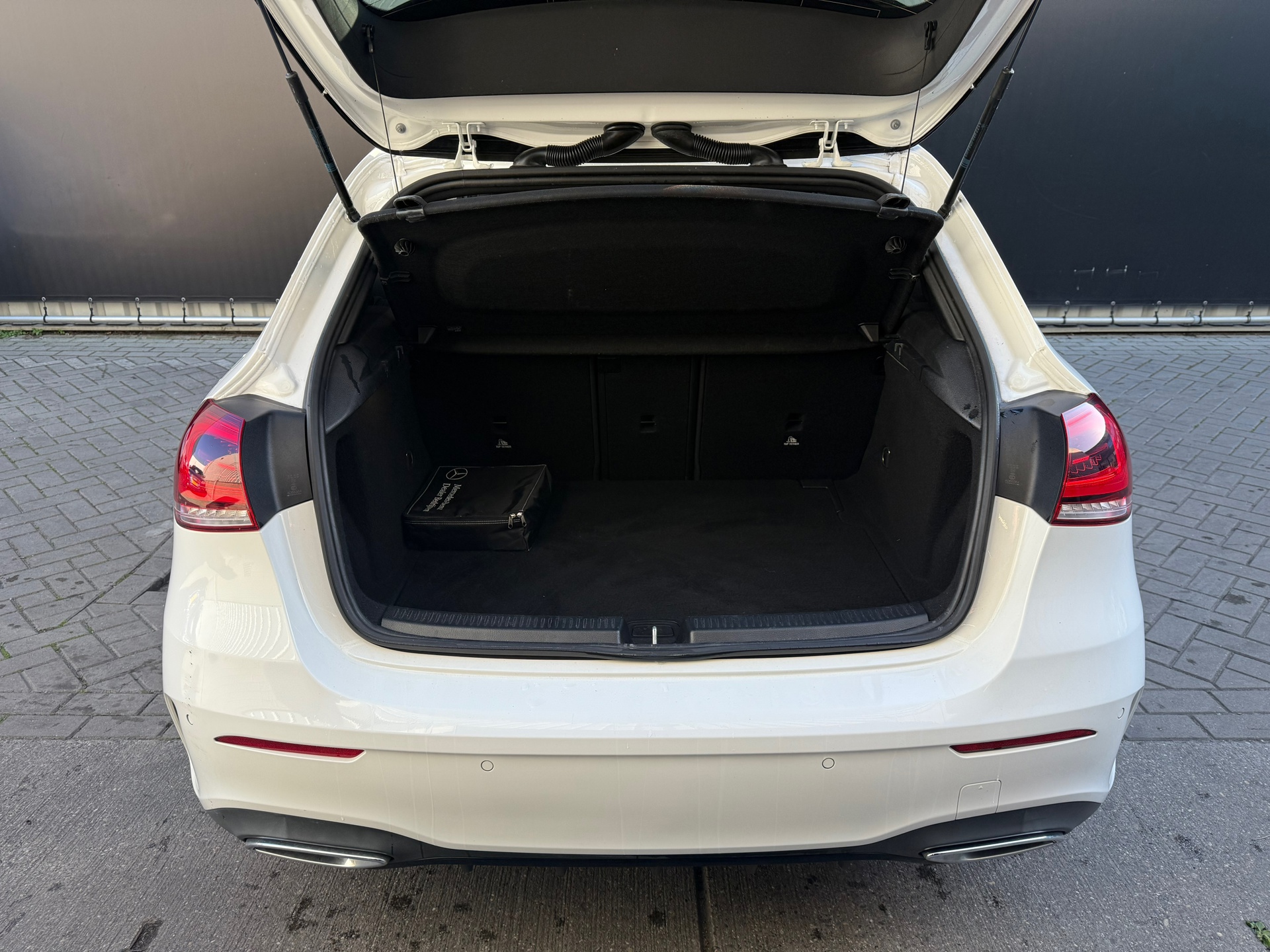 Foto van Mercedes-Benz A 180