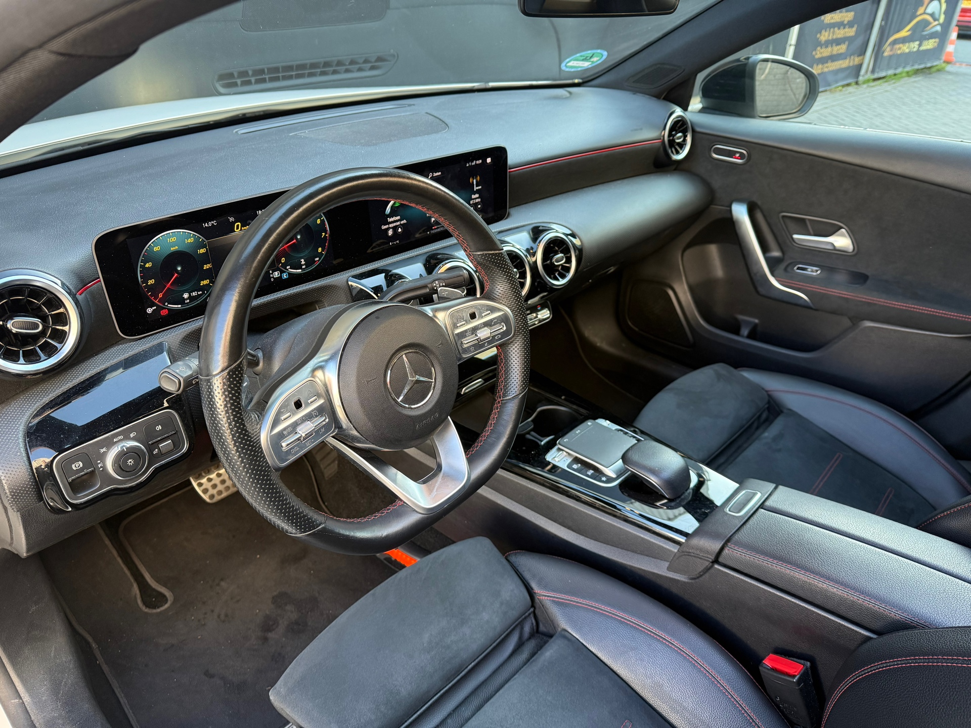 Foto van Mercedes-Benz A 180