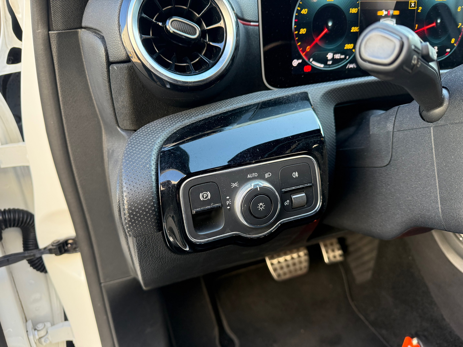 Foto van Mercedes-Benz A 180