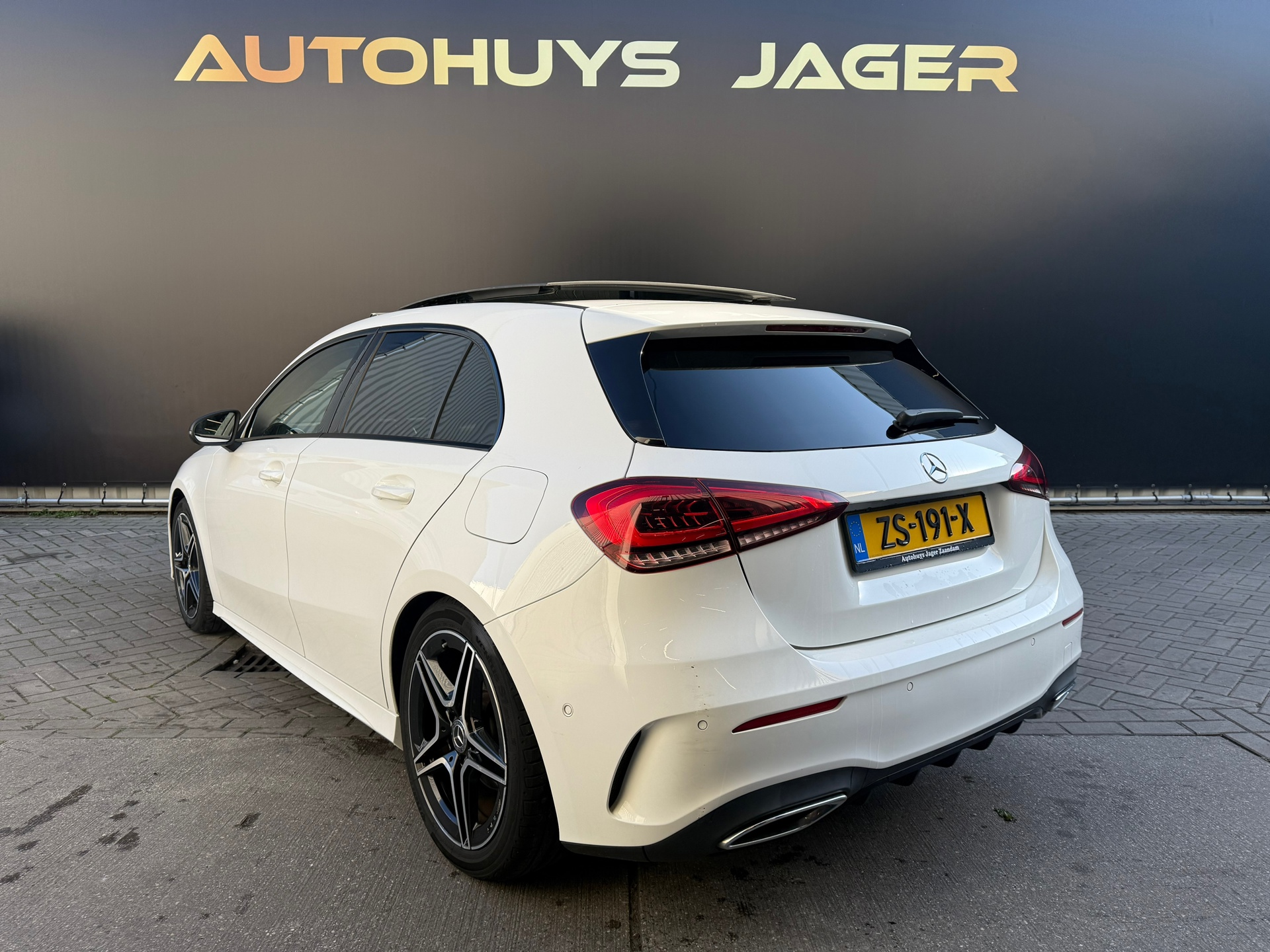 Foto van Mercedes-Benz A 180