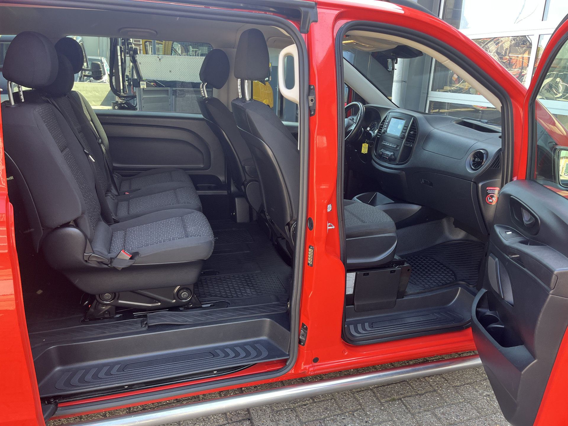 Foto van Mercedes-Benz Vito Tourer