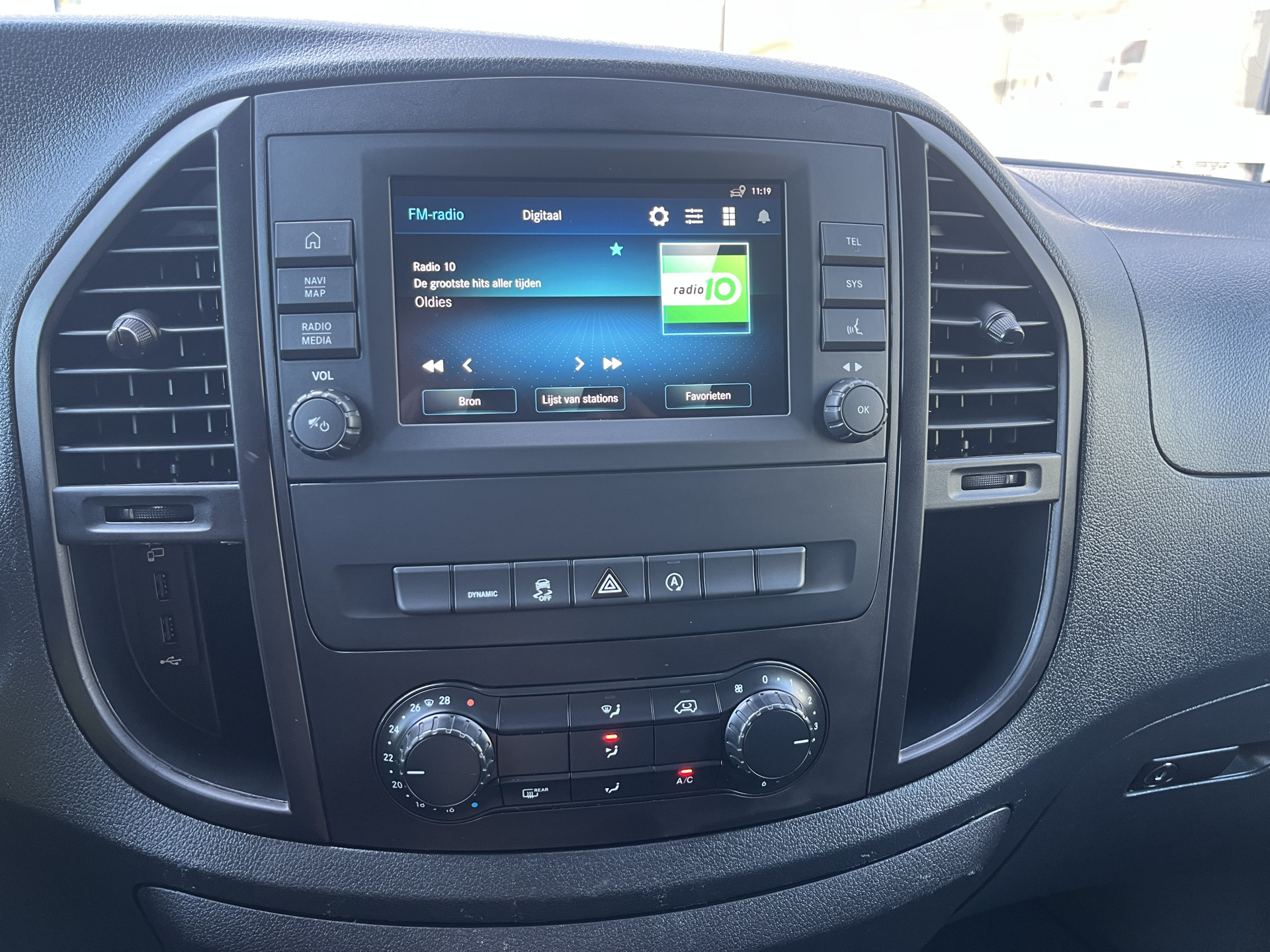 Foto van Mercedes-Benz Vito Tourer