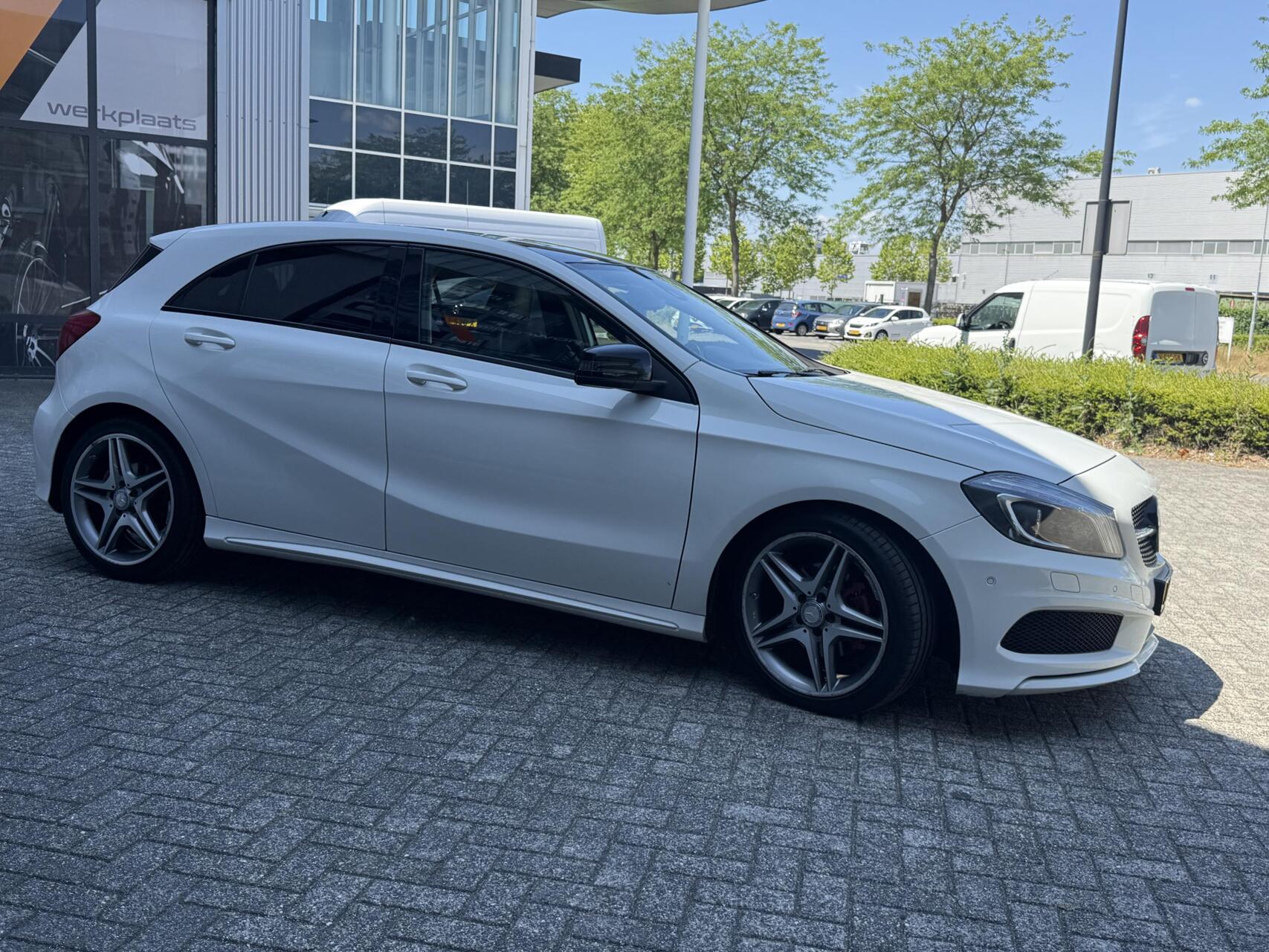 Foto van Mercedes-Benz A 200