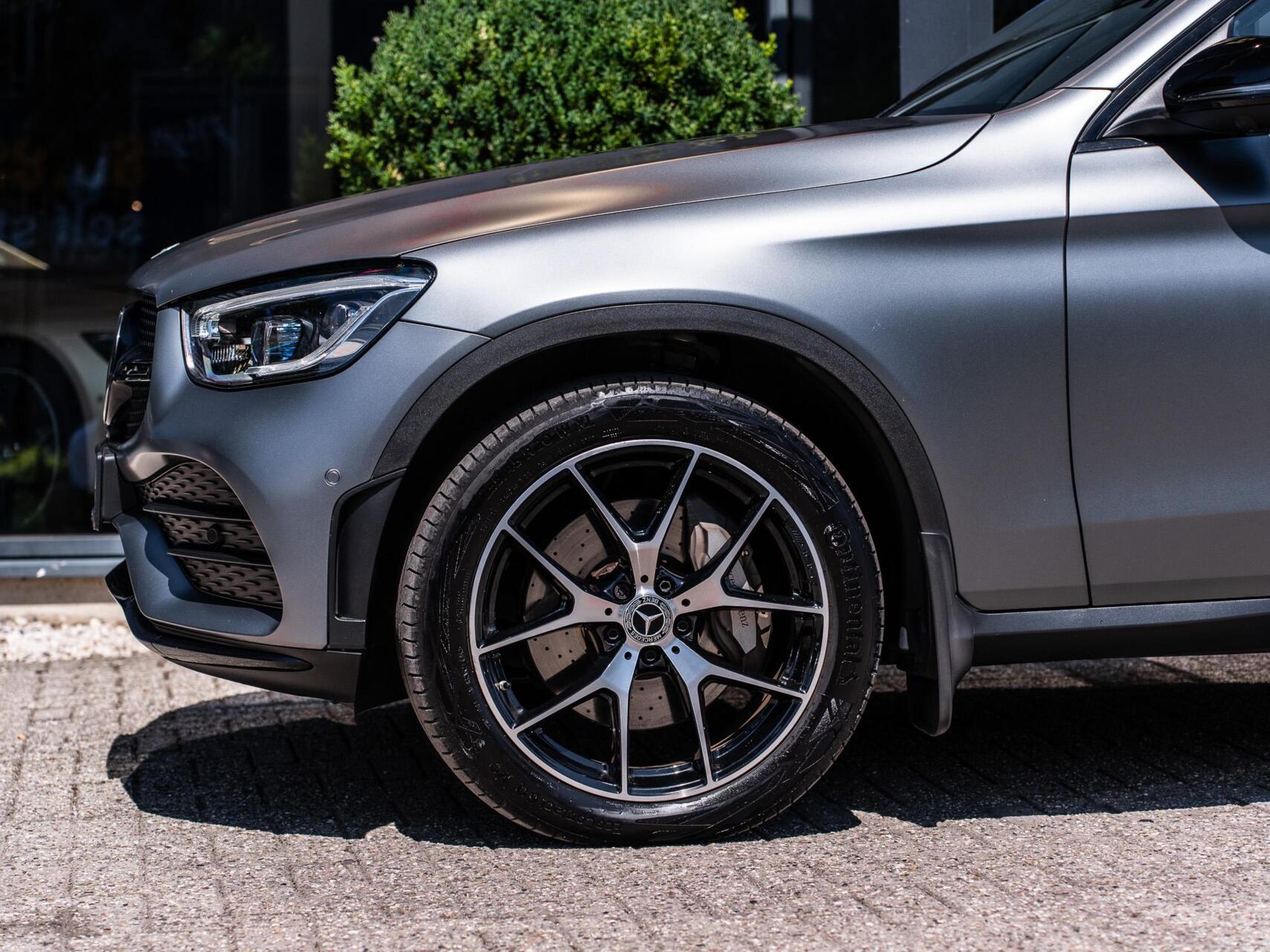 Foto van Mercedes-Benz GLC 300 E 4Matic