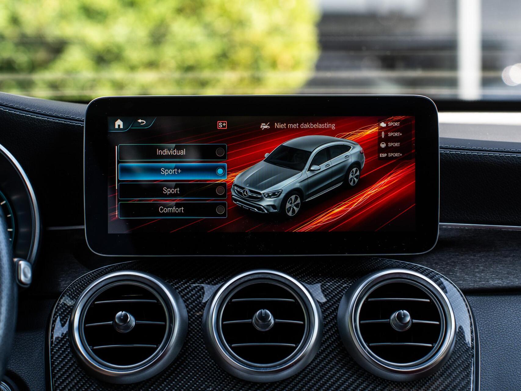 Foto van Mercedes-Benz GLC 300 E 4Matic
