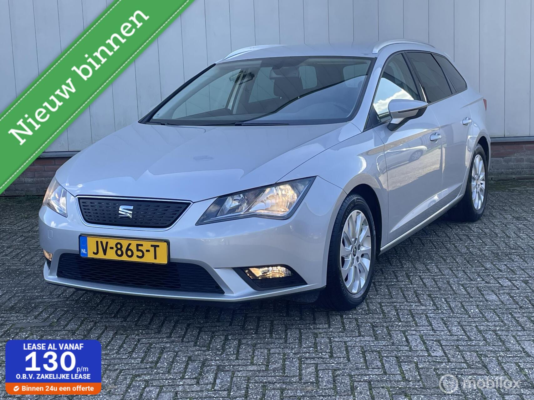 Seat Leon ST 1.0 EcoTSI Style Connect | NL Auto | Navigatie | Carplay | Climate & Cruise Control | PDC | 2016 - voorkant