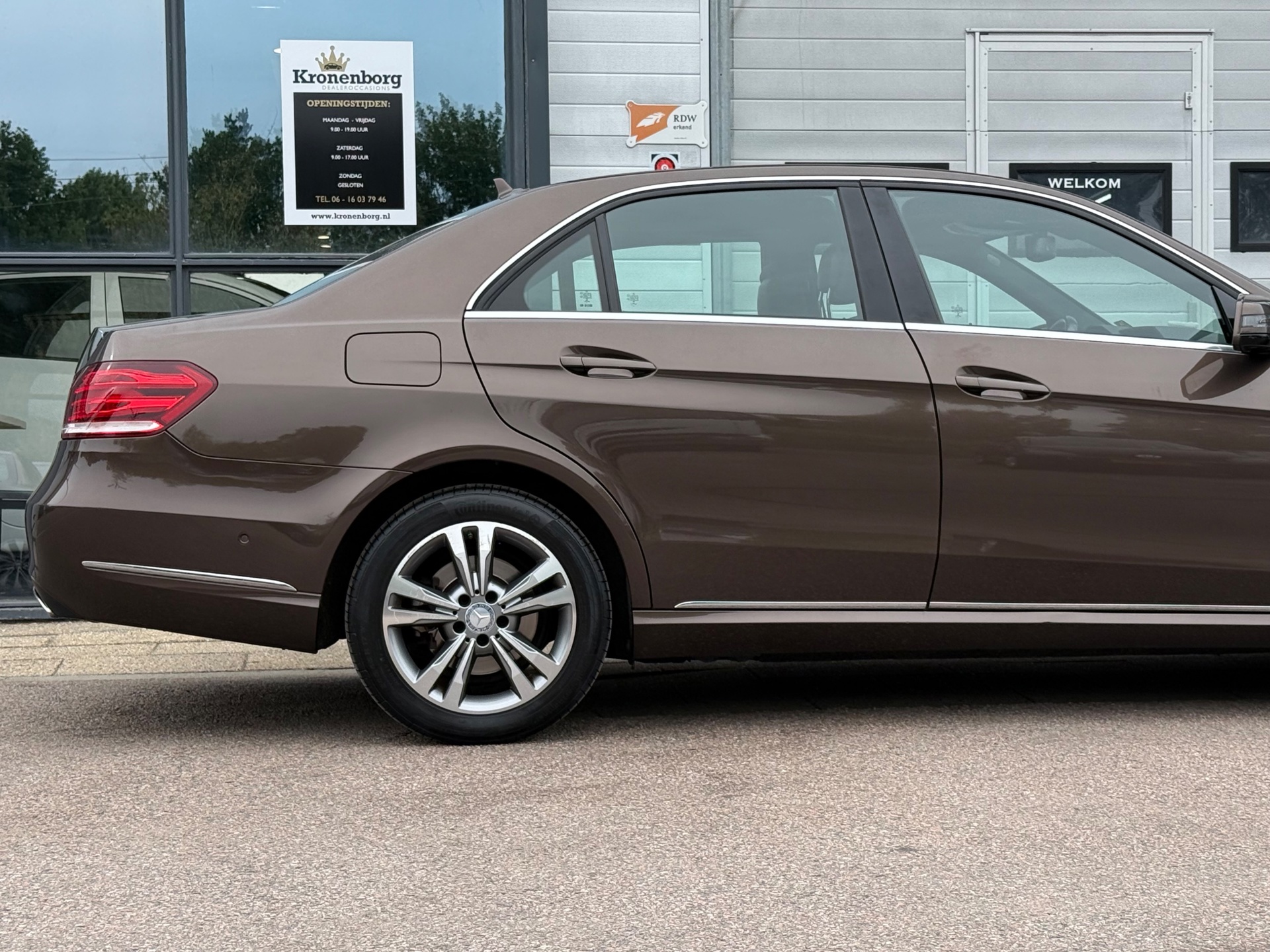 Foto van Mercedes-Benz E 200