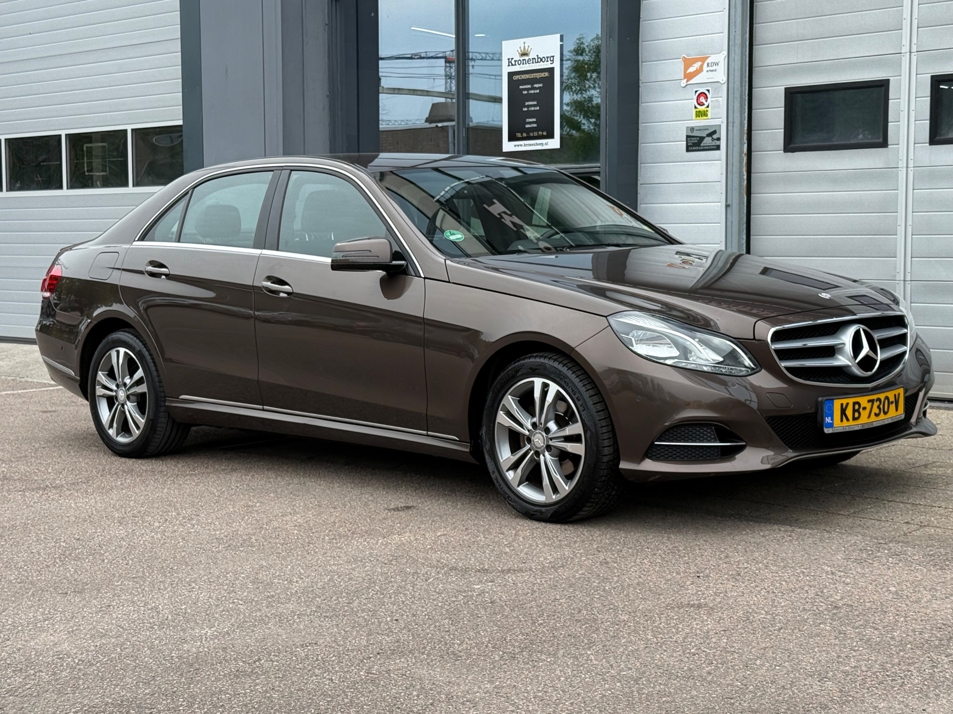 Foto van Mercedes-Benz E 200