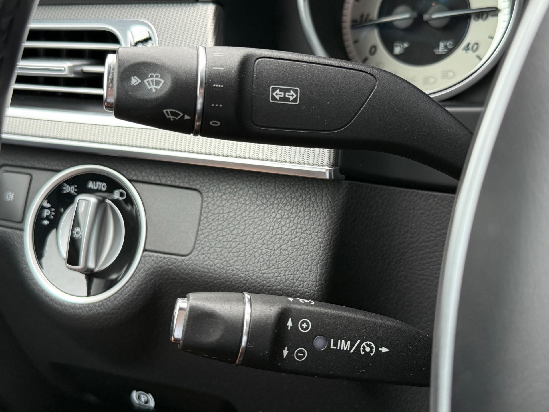 Foto van Mercedes-Benz E 200